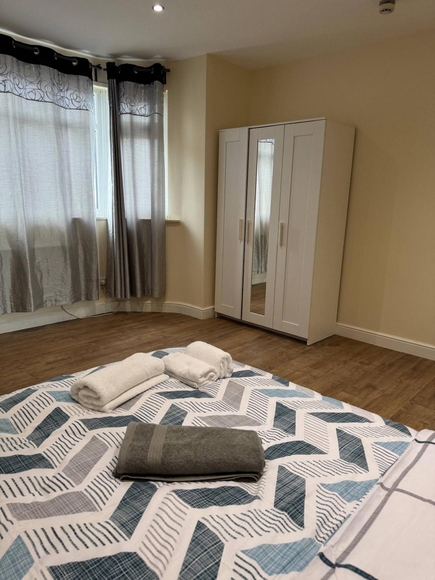 Beautiful 2 Bed Cricklewood * Londres