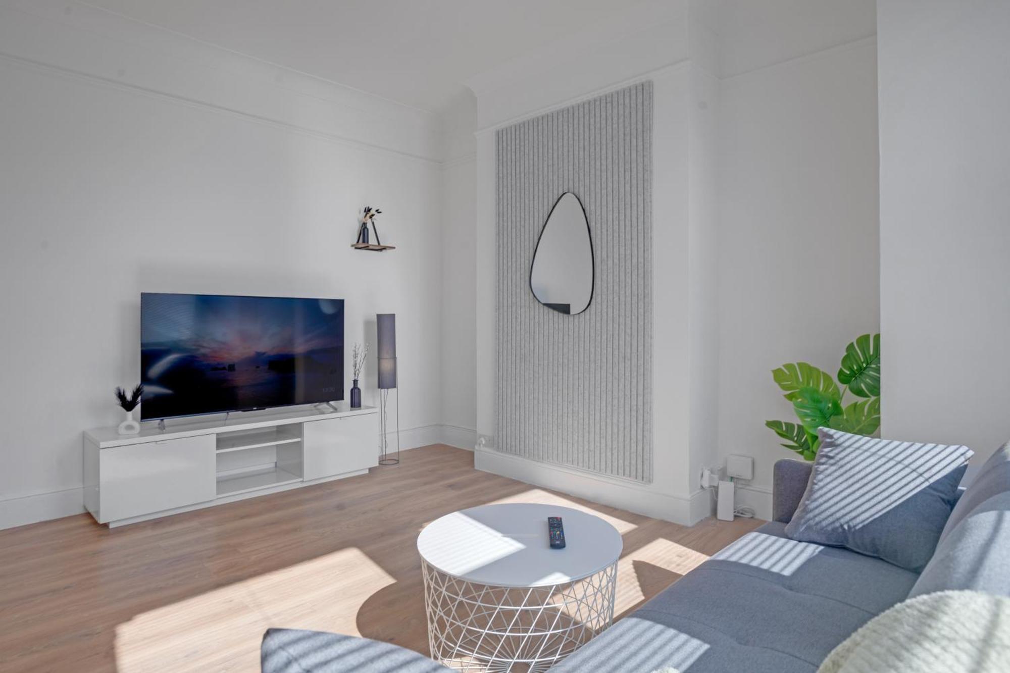 Appartement 3 Bedroom Luxury House With Parking