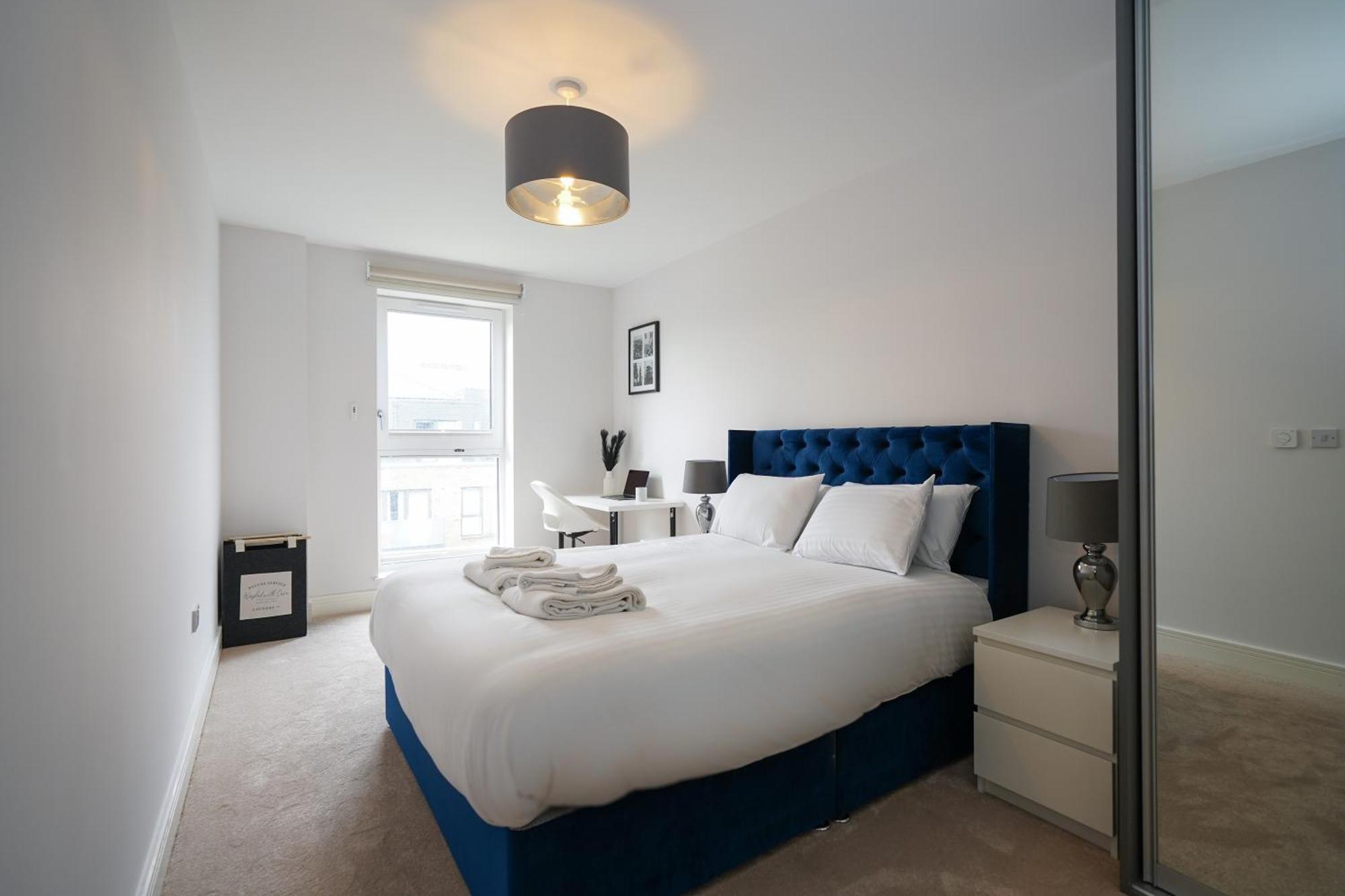 Serenity By The Water: 3 Bed 3 Bath West - Parking Appartement