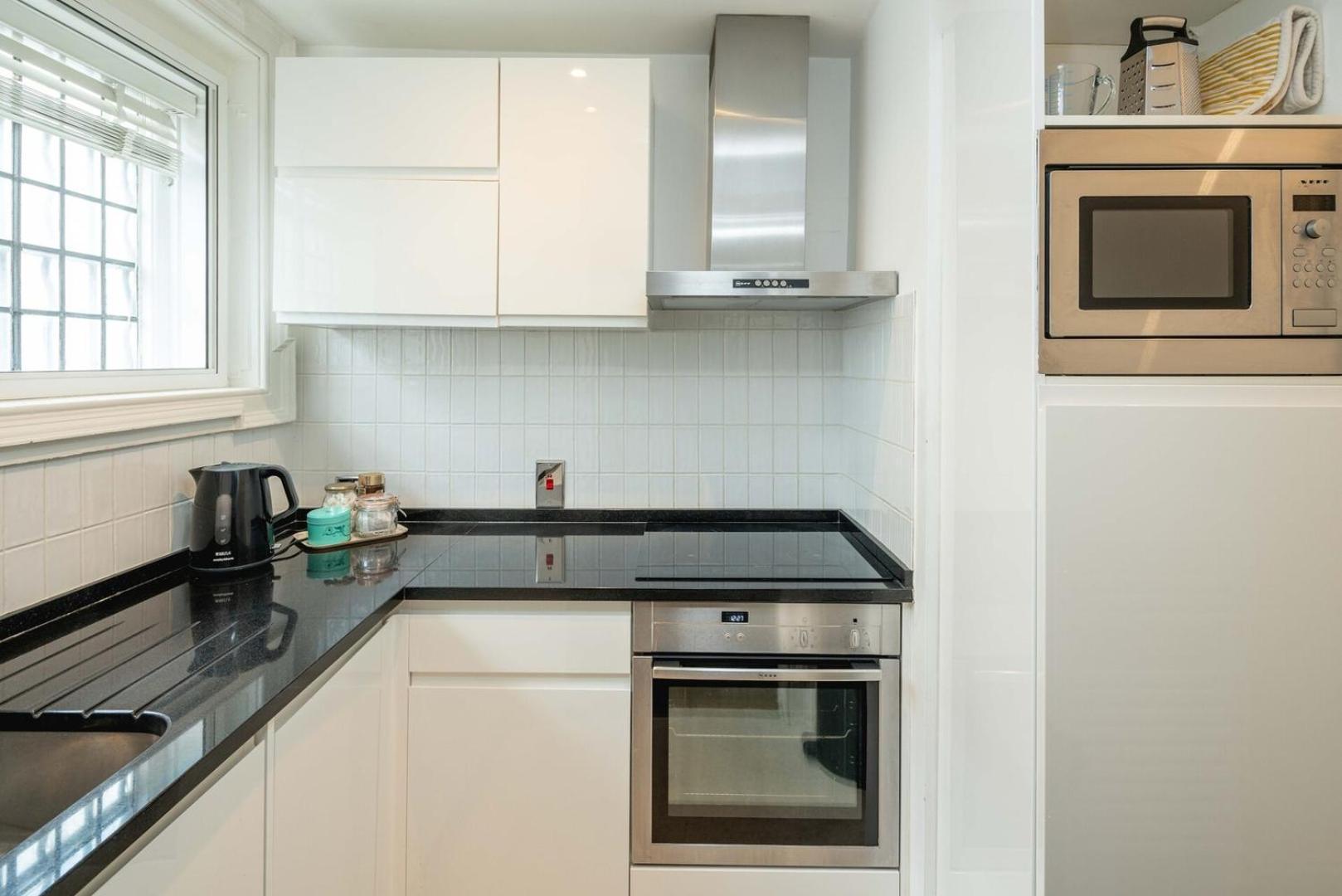Chic 2bd Flat Opp. Earl's Court Station Appartement *