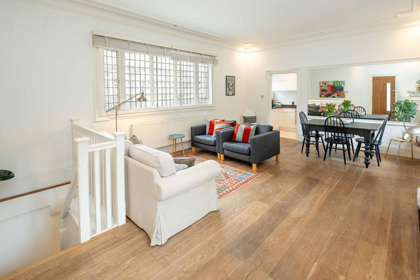 Appartement Chic 2bd Flat Opp. Earl's Court Station Londres