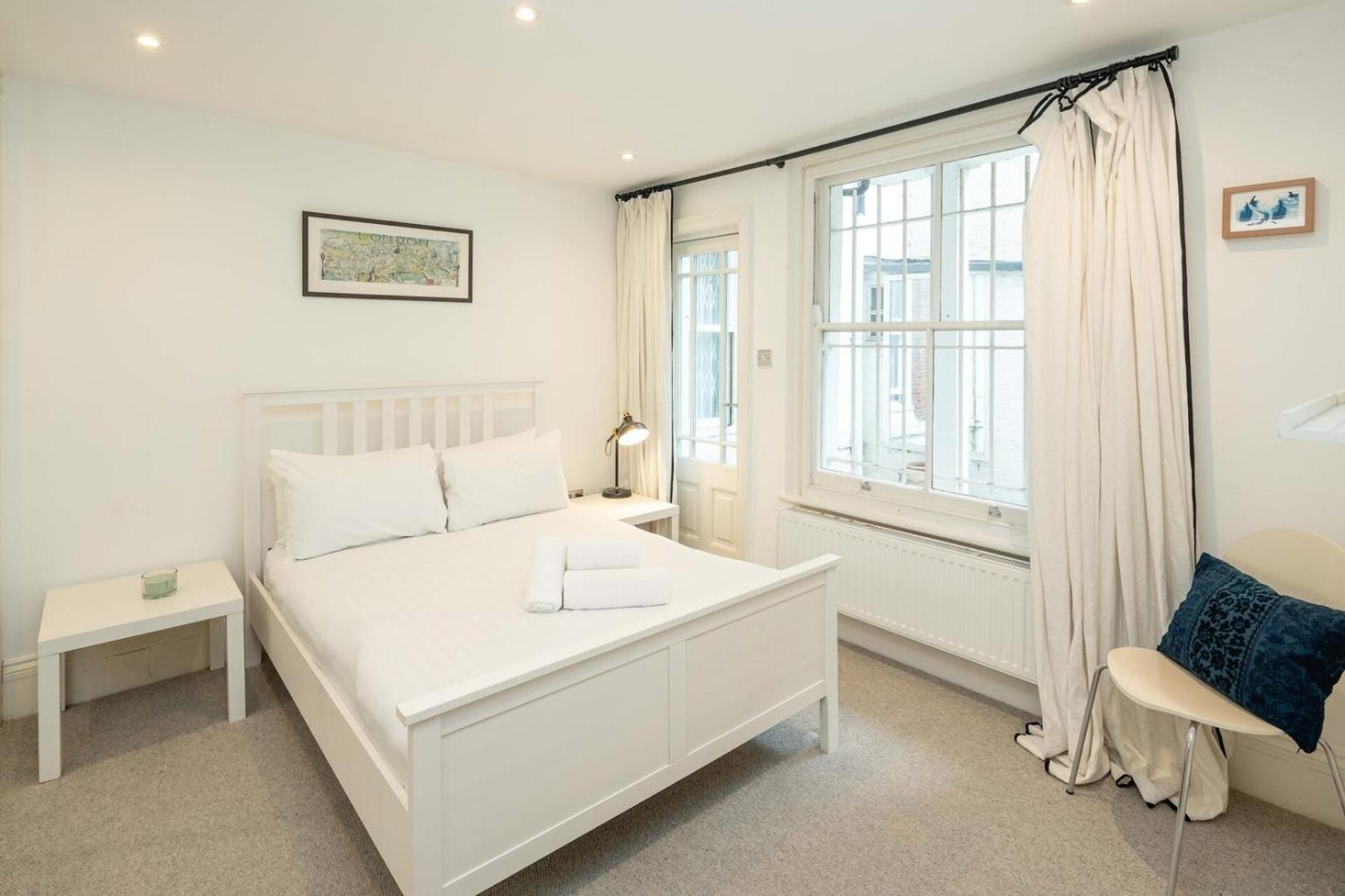 Chic 2bd Flat Opp. Earl's Court Station Appartement *