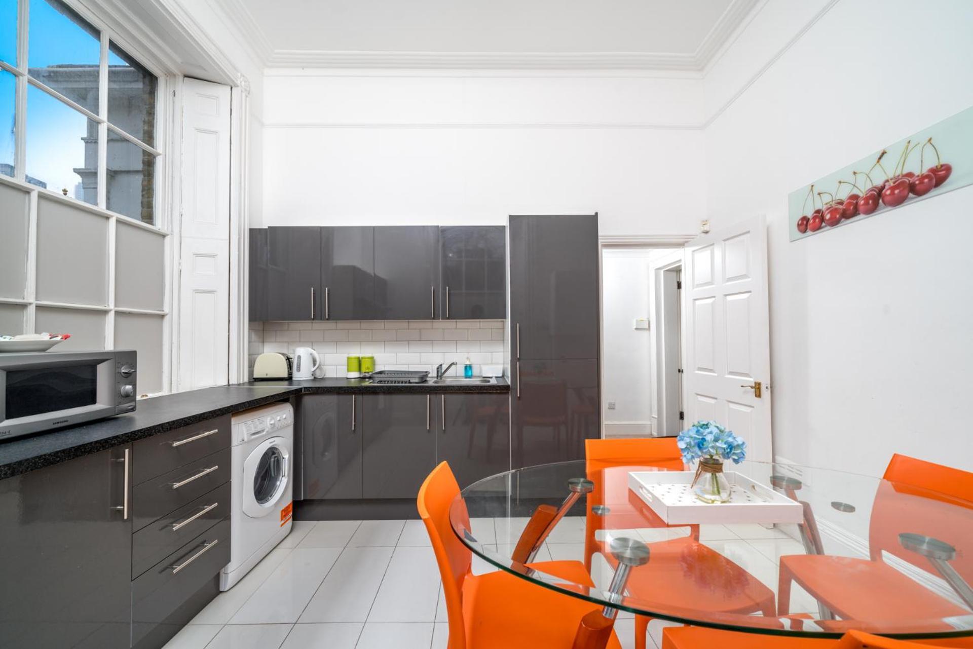 Larger Groups Close To O2 Arena Excel Canary Wharf With Wifi And Parking Within Mins Walk To Drl & Jubilee Line
