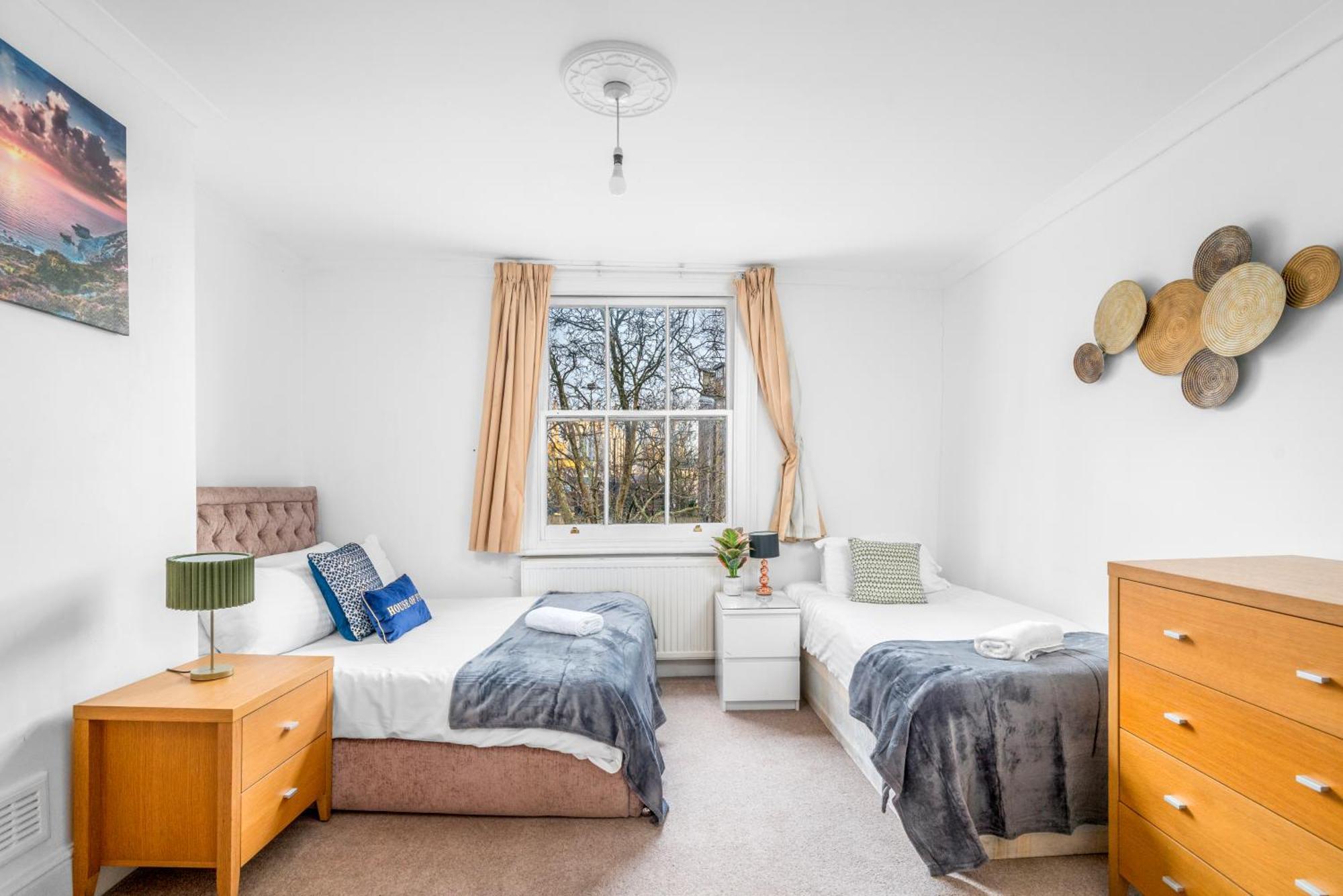 Larger Groups Close To O2 Arena Excel Canary Wharf With Wifi And Parking Within Mins Walk To Drl & Jubilee Line Appartement Londres