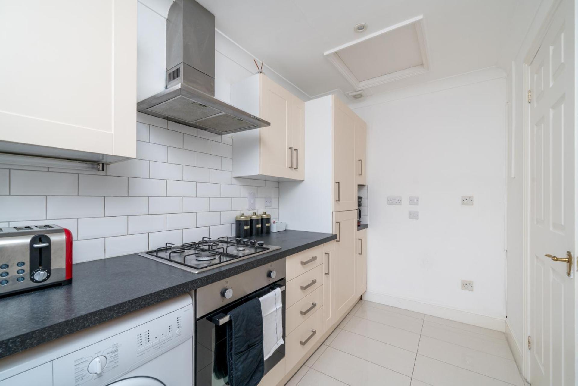 Larger Groups Close To O2 Arena Excel Canary Wharf With Wifi And Parking Within Mins Walk To Drl & Jubilee Line