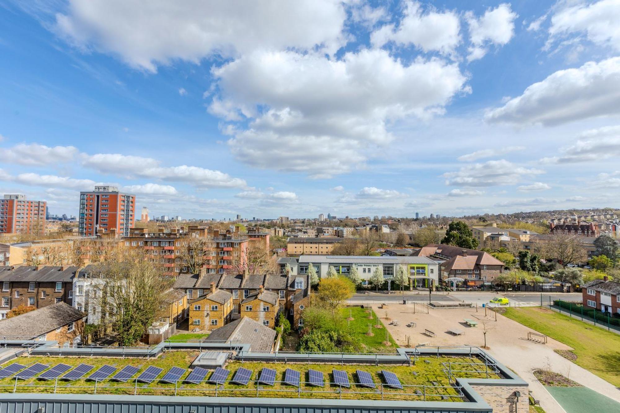 Magnificent New Cross 2br Penthouse With Balcony And Views Appartement Londres