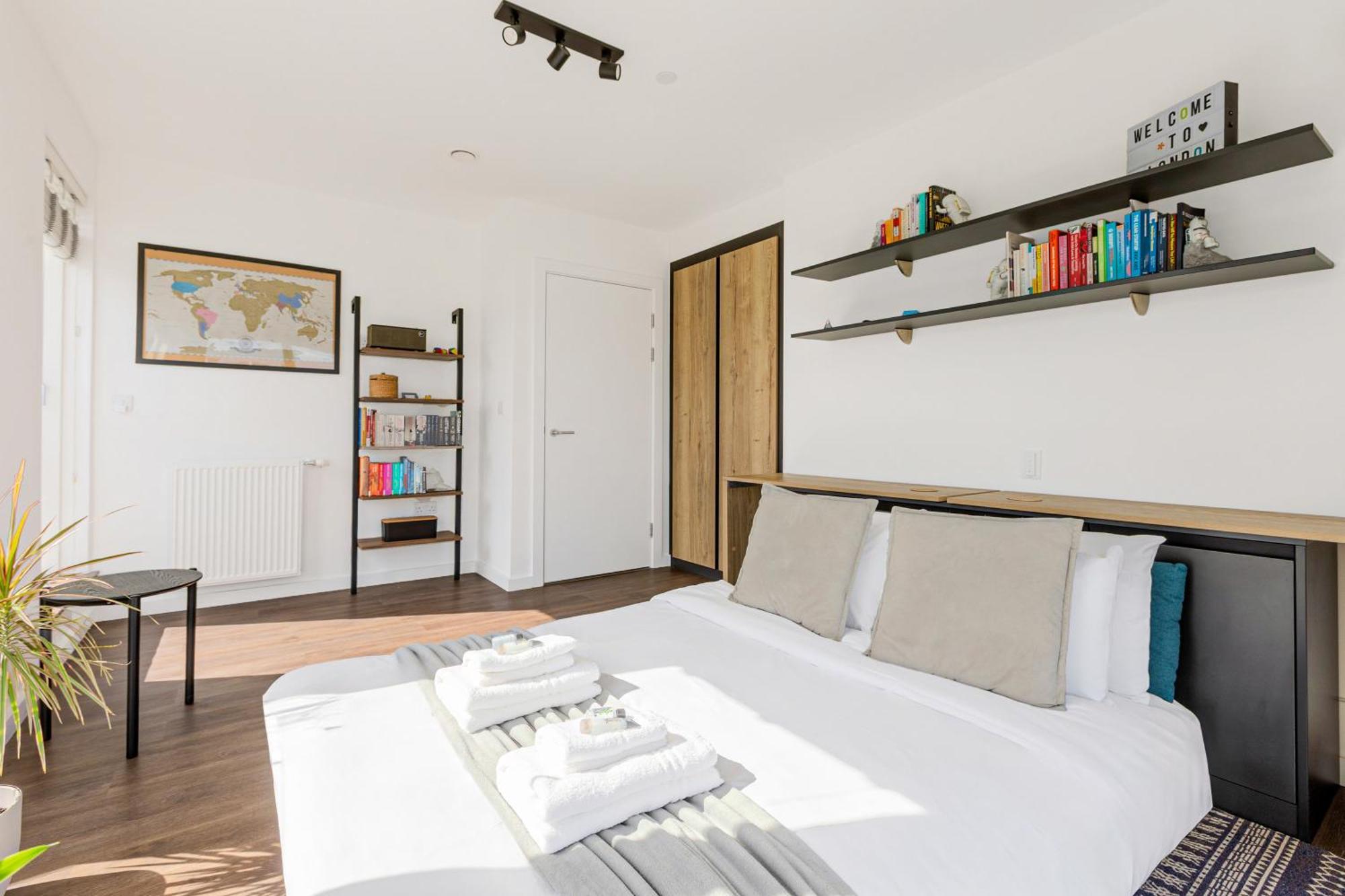 Magnificent New Cross 2br Penthouse With Balcony And Views Londres