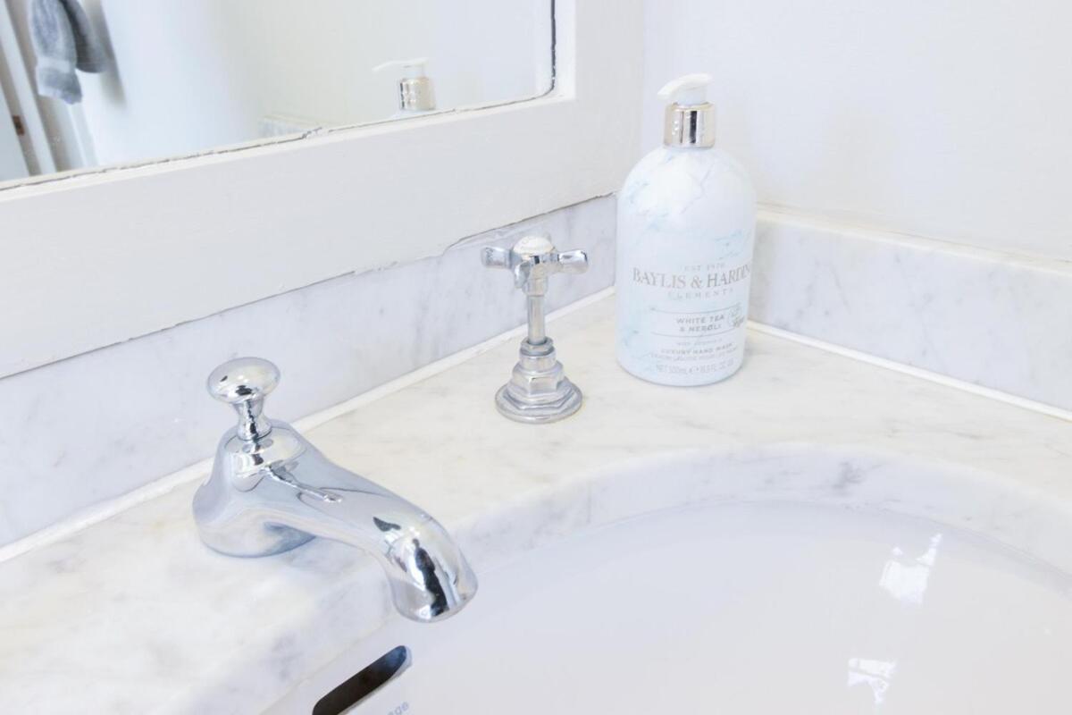 3 Bedroom Luxury In Eaton Square Londres