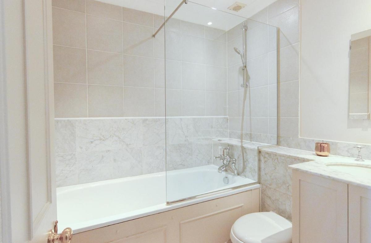 3 Bedroom Luxury In Eaton Square Appartement Londres