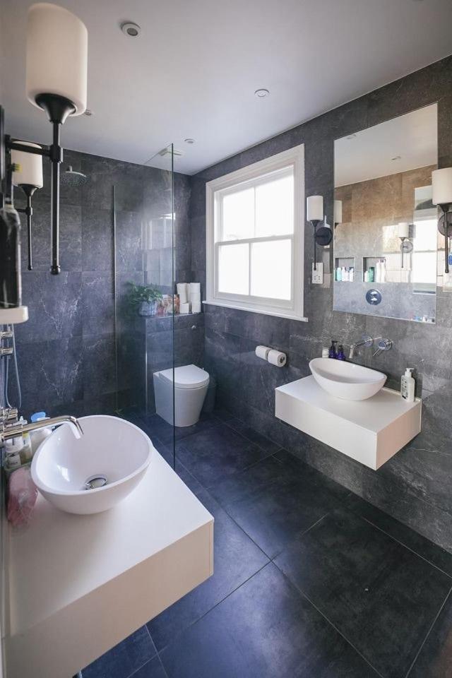 Stunning 5-bedroom House In The Heart Of Londres