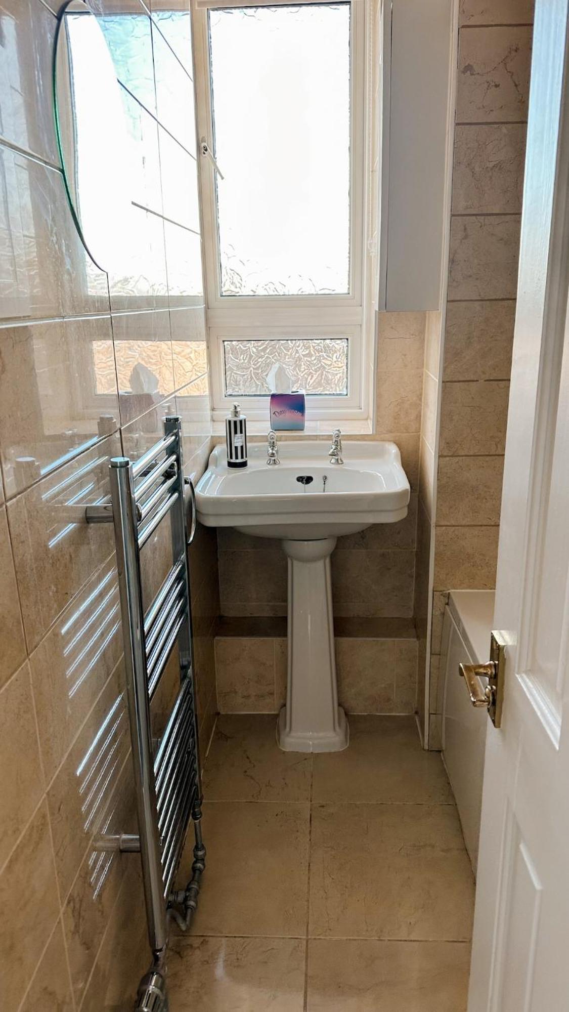 Spacious Duplex Flat - Near Regents Park And Tube *