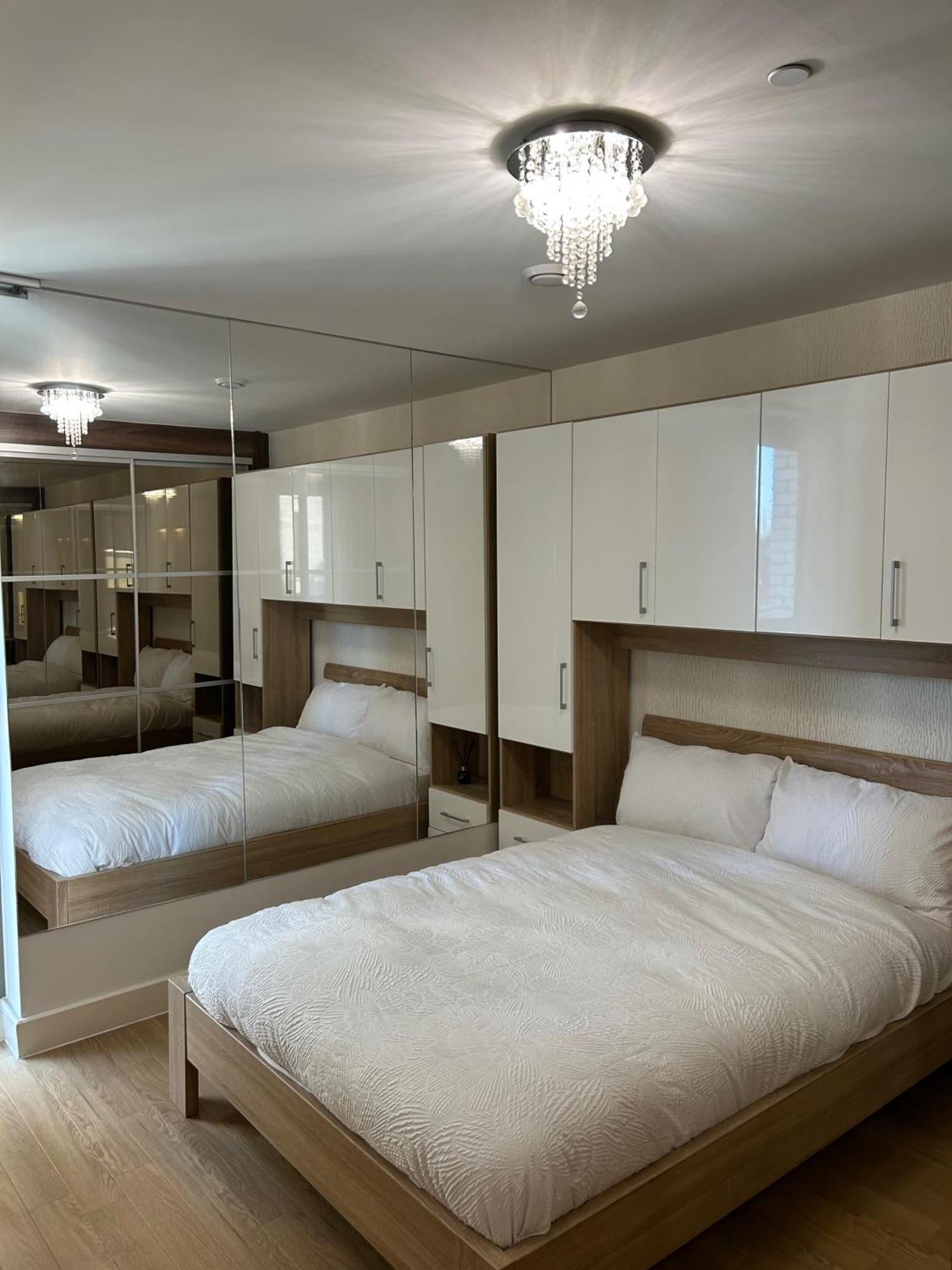 1-Bed Apt Sleeps 4 Central To Shops & Transport Appartement *