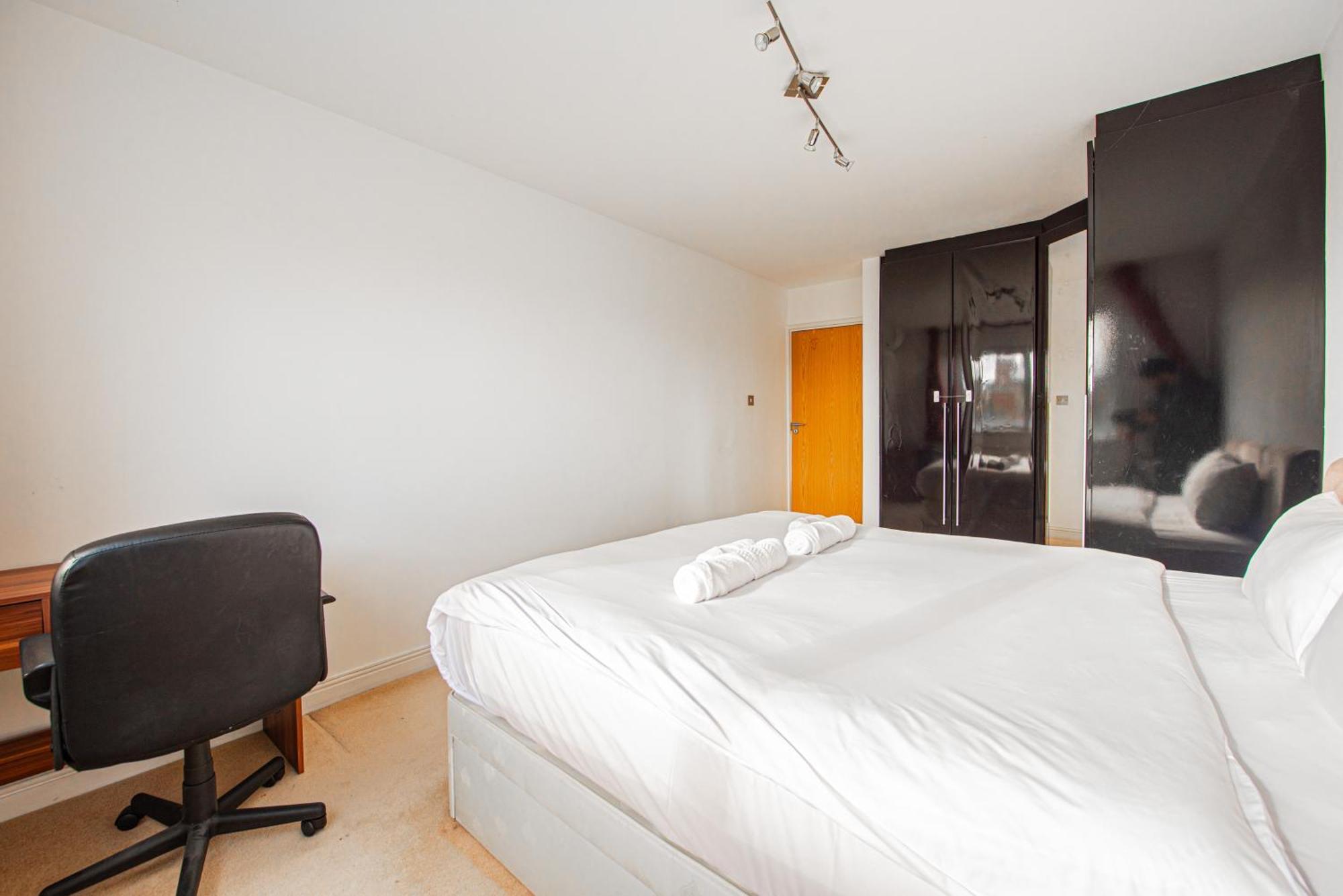 Elegant 2-bed Flat In Prime Golders Location Apartment