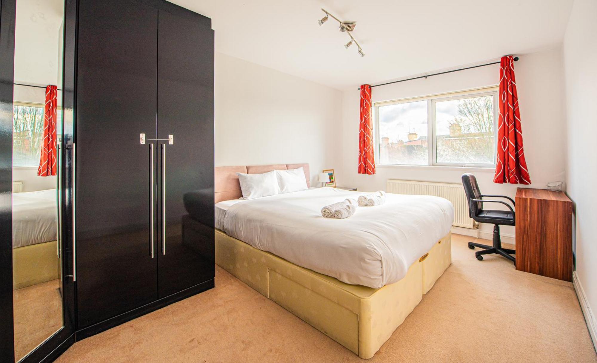 Apartment Elegant 2-bed Flat In Prime Golders Location