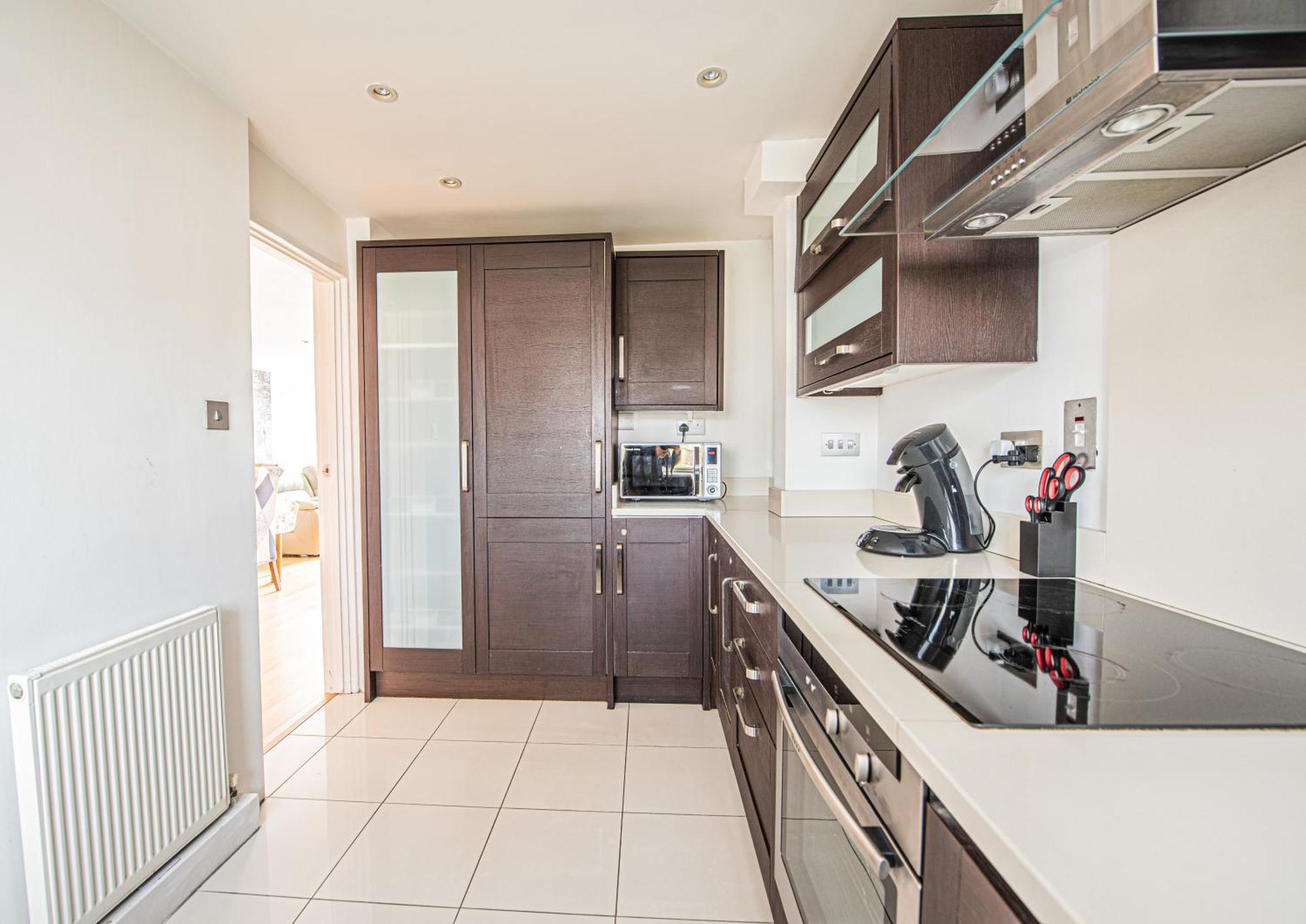 Appartement Elegant 2-bed Flat In Prime Golders Location *
