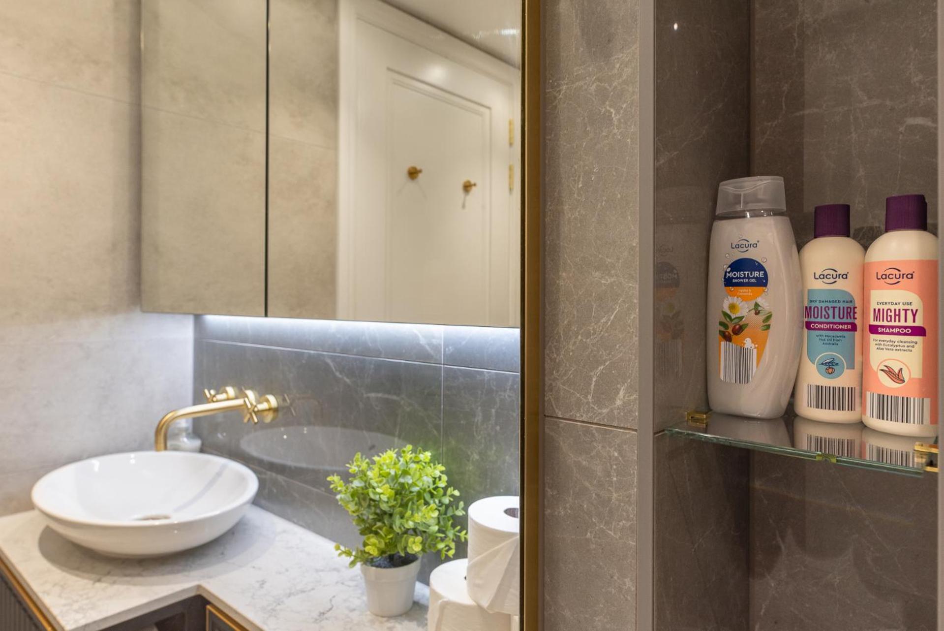 Premium 2-Bedroom Flat With Lift & Private Balcony In Farringdon, London * Londres