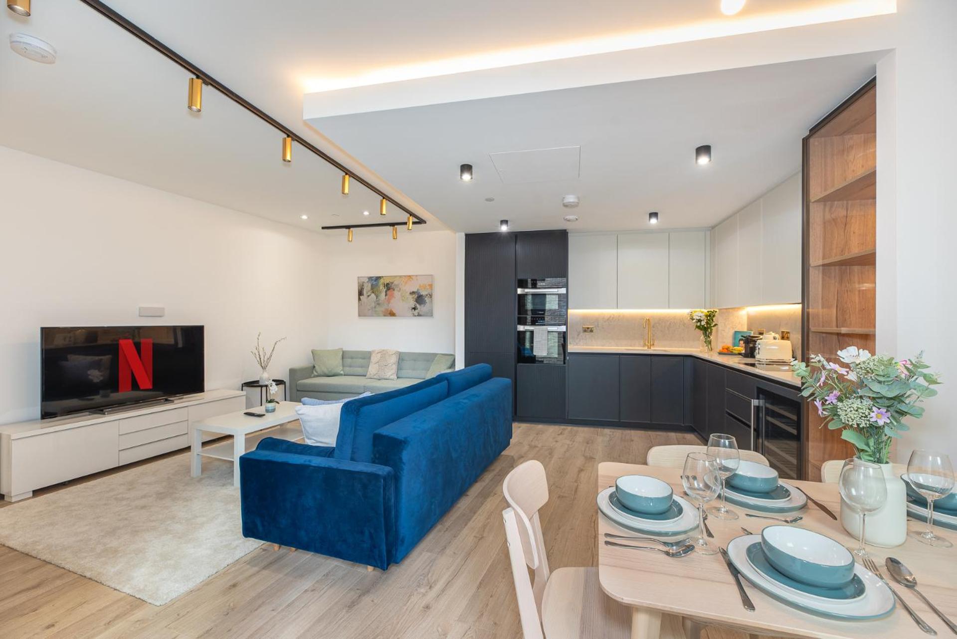 Premium 2-Bedroom Flat With Lift & Private Balcony In Farringdon, London Appartement *