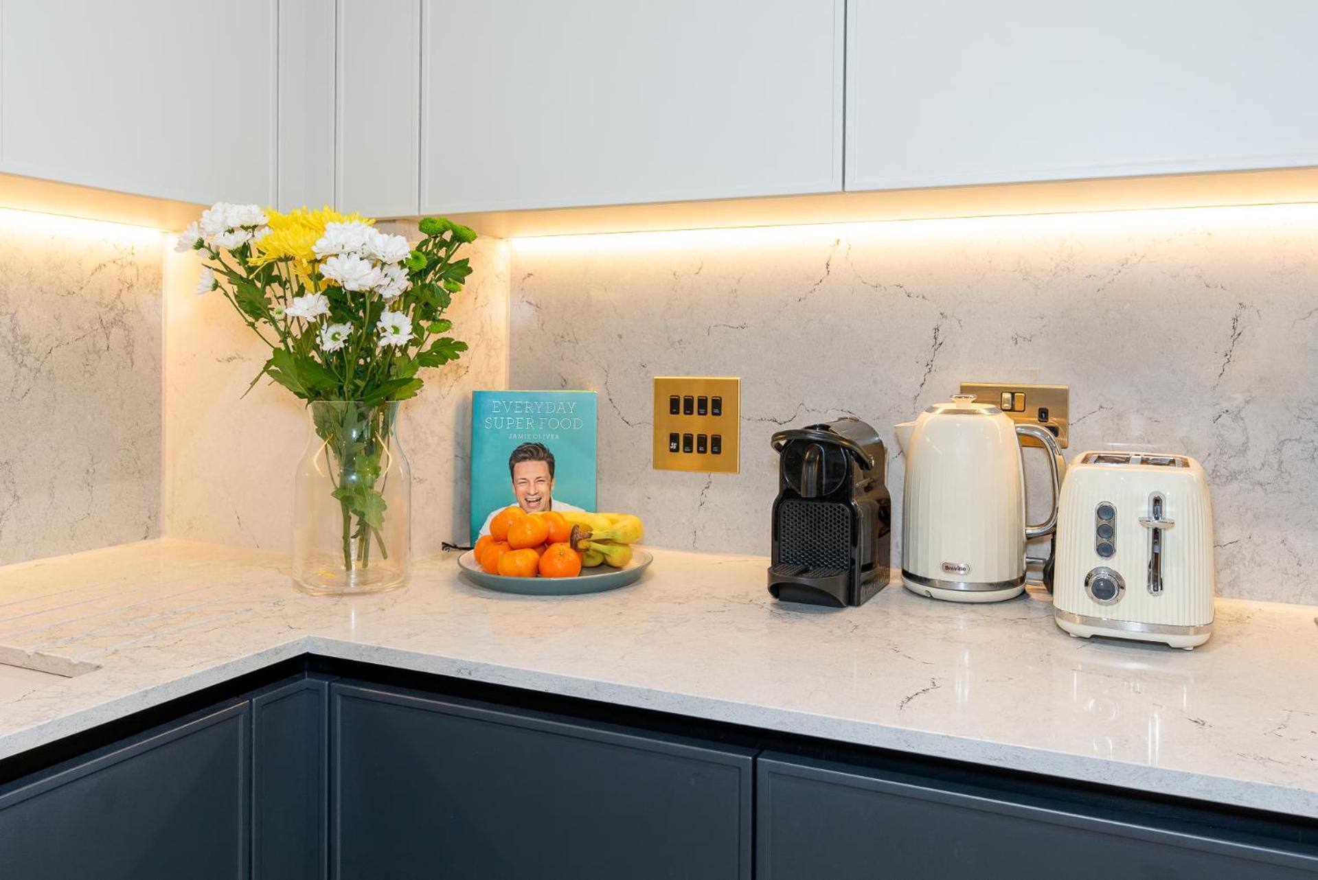 Premium 2-Bedroom Flat With Lift & Private Balcony In Farringdon, London Appartement Londres