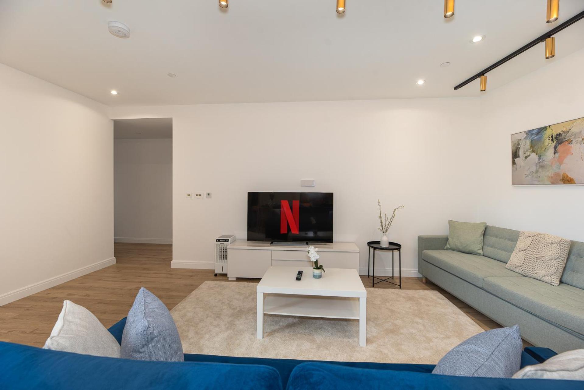 Premium 2-Bedroom Flat With Lift & Private Balcony In Farringdon, London Londres