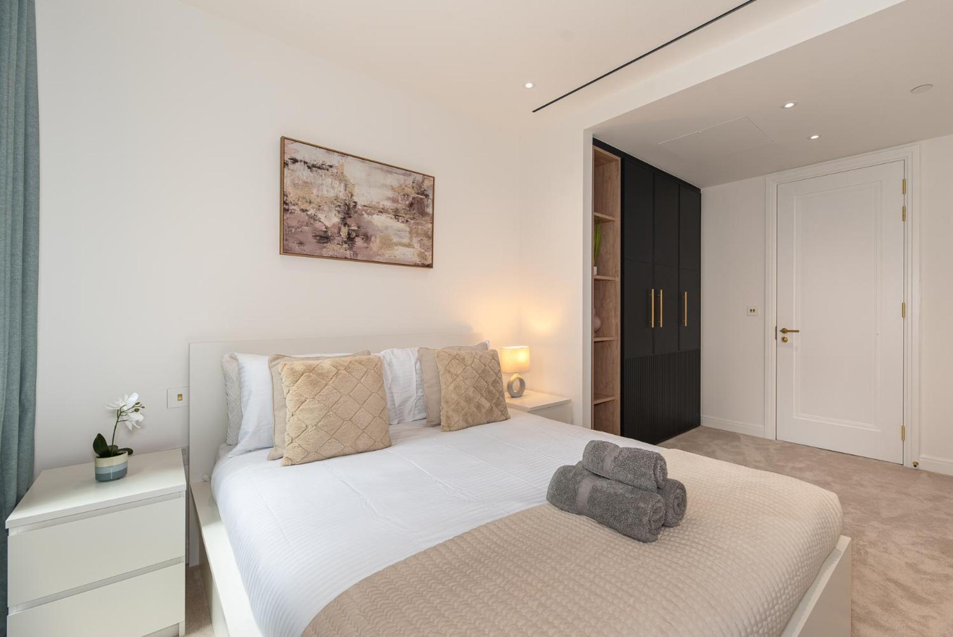Premium 2-Bedroom Flat With Lift & Private Balcony In Farringdon, London Londres