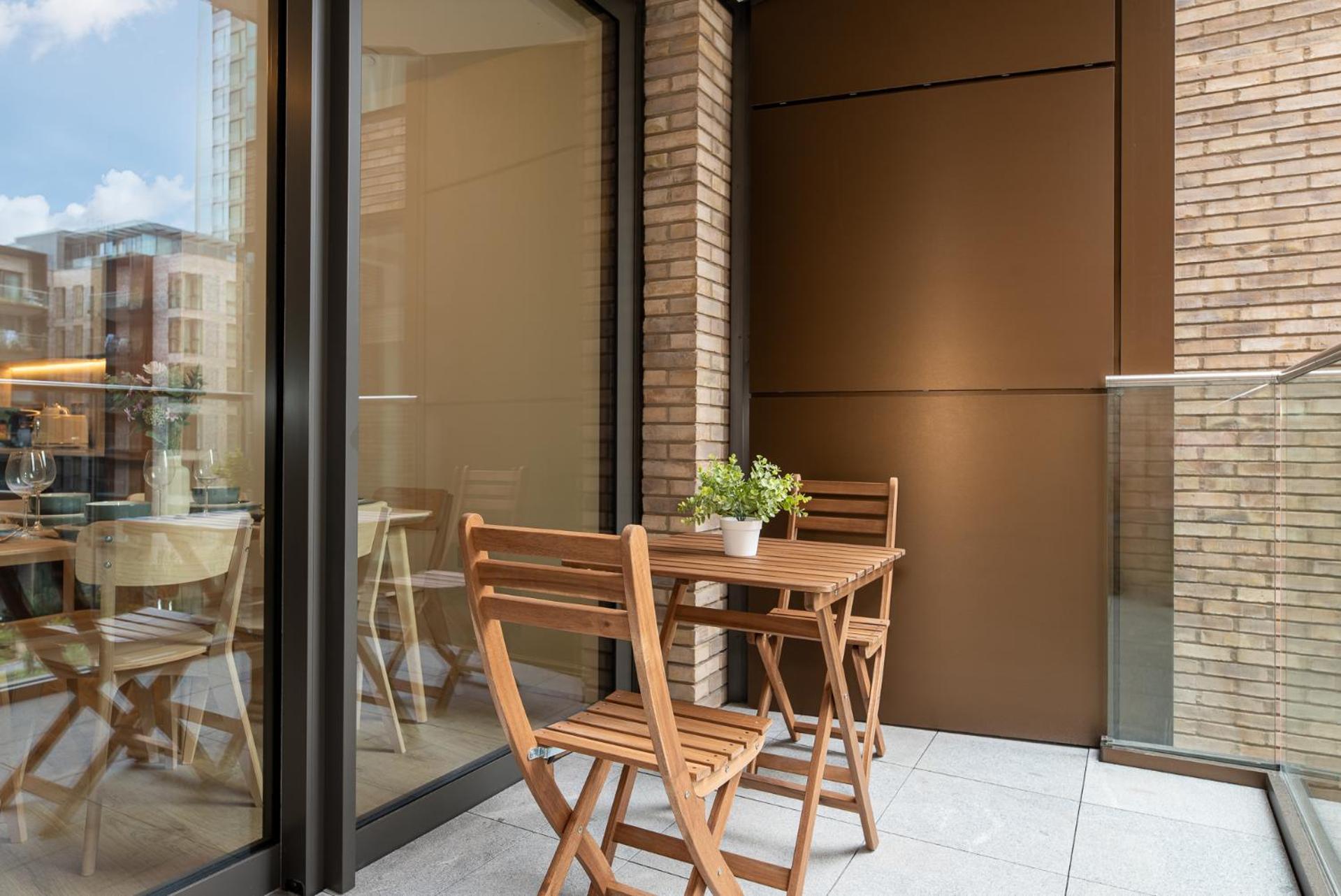 Premium 2-Bedroom Flat With Lift & Private Balcony In Farringdon, London Appartement