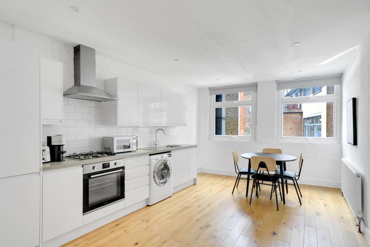 Blueground Farringdon Open Plan Opposite Train Lon-147 Londres