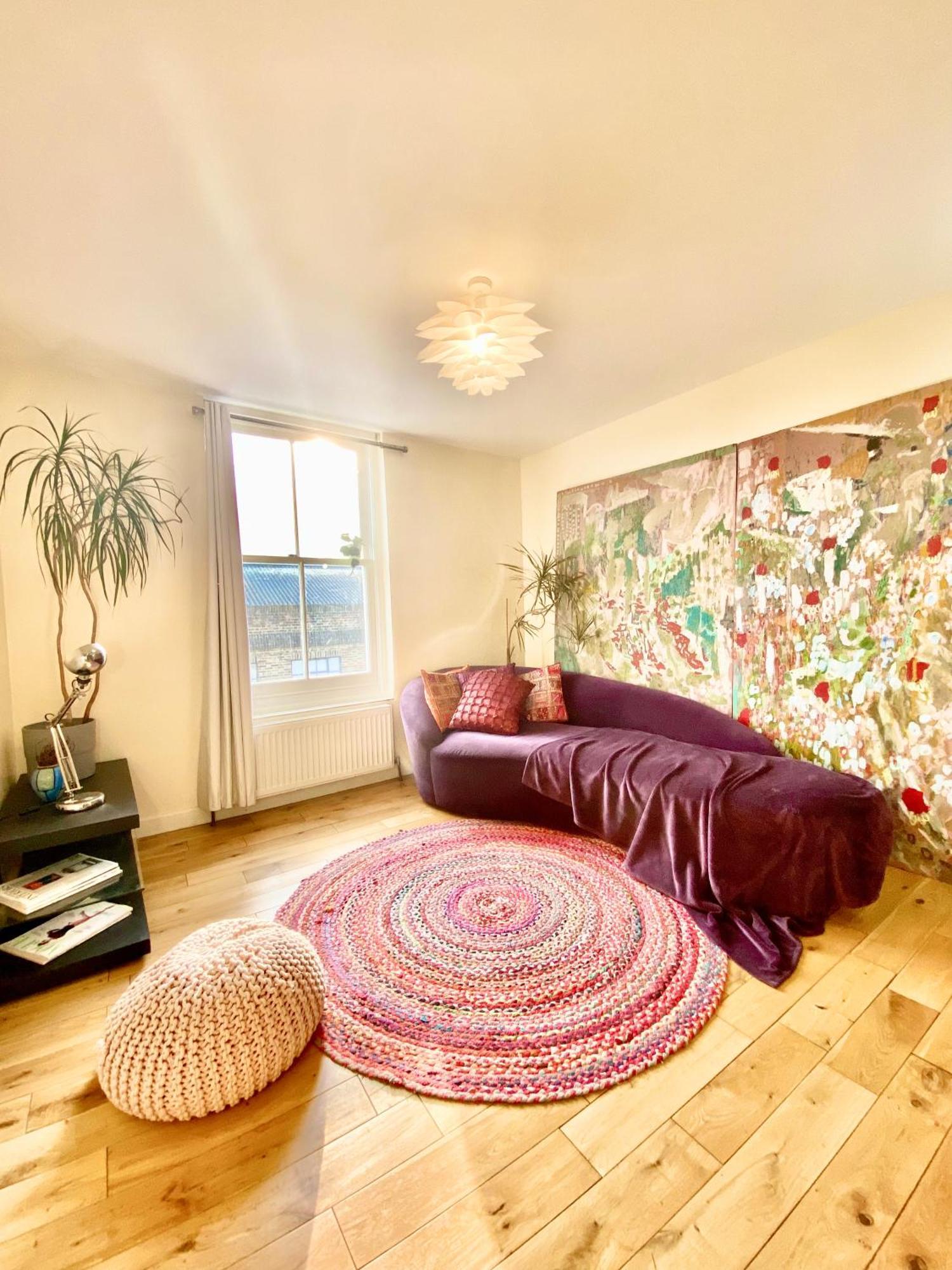 London's East End 2 Bedroom Apartamento Londres