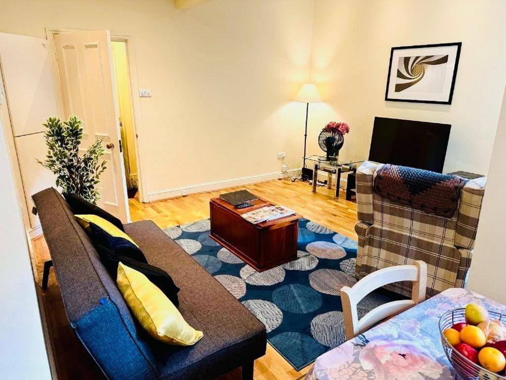 Lovely Around Kensington And Chelsea Locations W8 Sw5 Sw3 Sw10 By Ricky & Giustina Apartamento