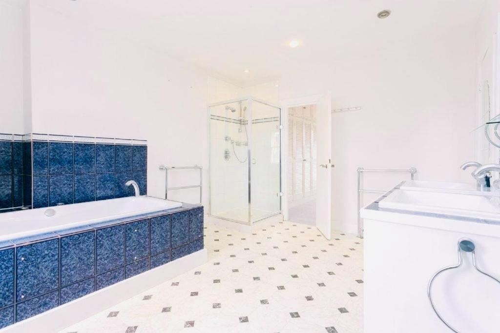 Lovely Around Kensington And Chelsea Locations W8 Sw5 Sw3 Sw10 By Ricky & Giustina Apartamento Londres