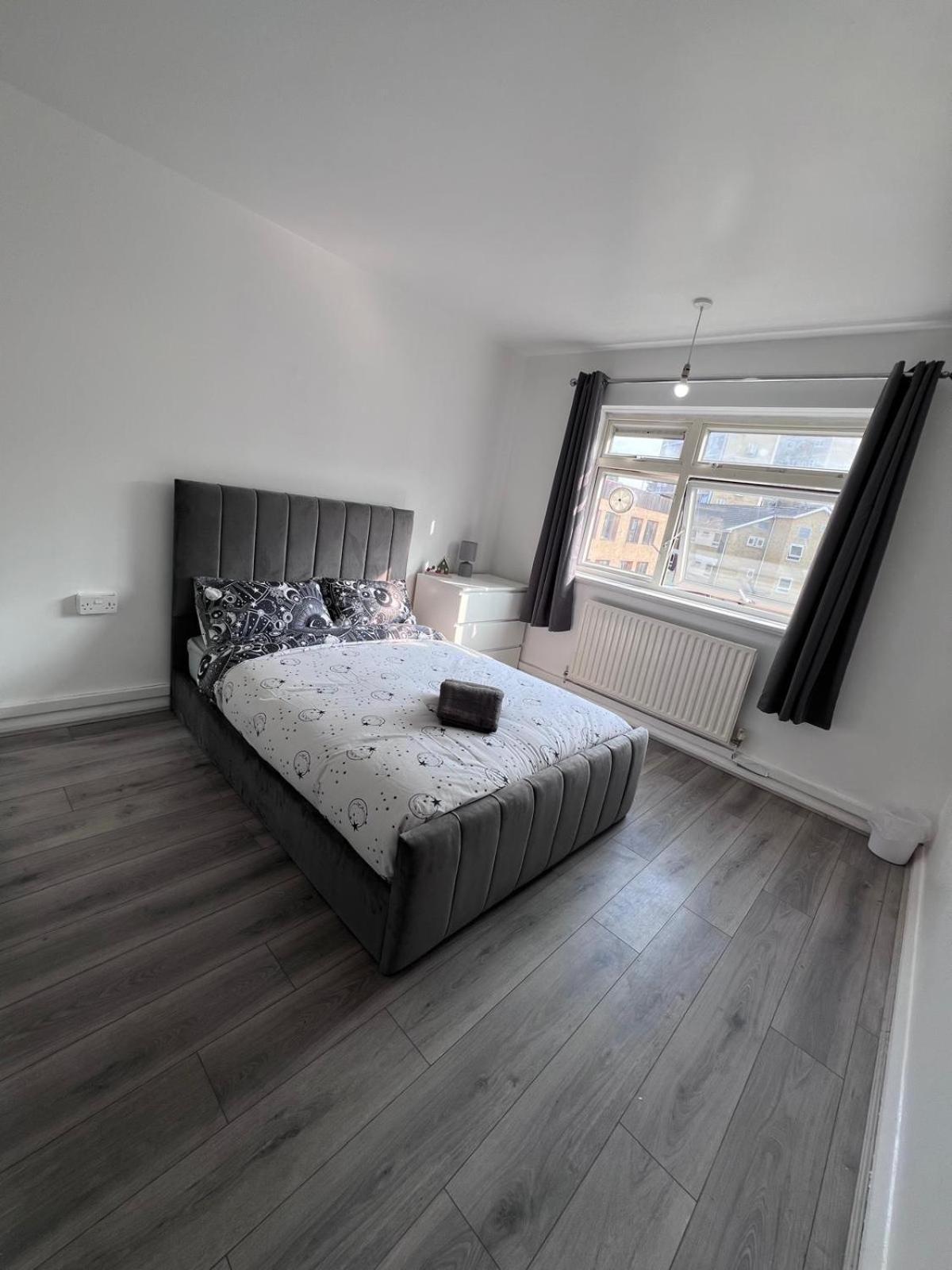 Modern In A 4 Bedroom Flat In London, Shared Bathroom! Hospedagem domiciliar *