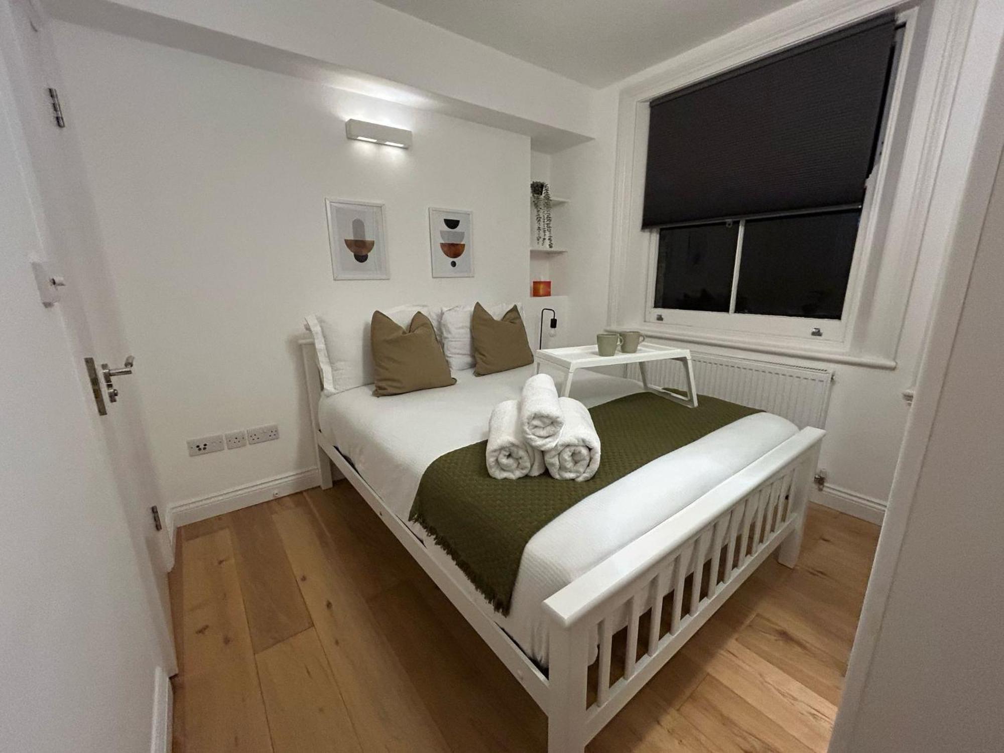 Two Bed By Livestay Short Lets & Serviced Near Oxford Circus * London