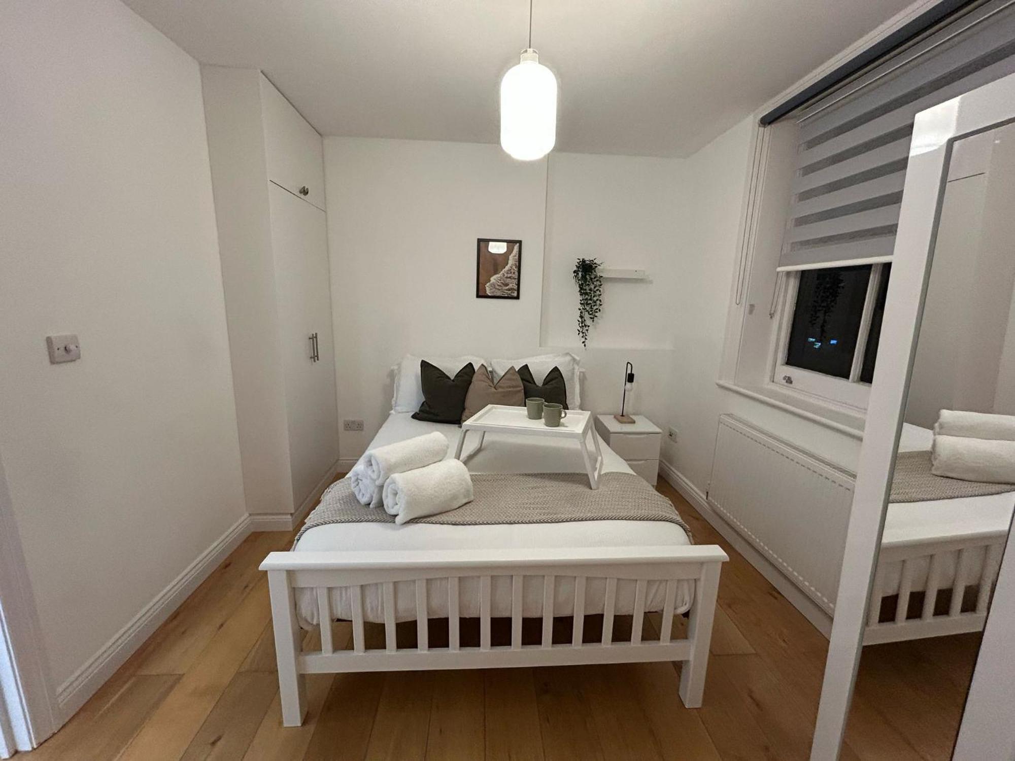 Two Bed By Livestay Short Lets & Serviced Near Oxford Circus Apartment *