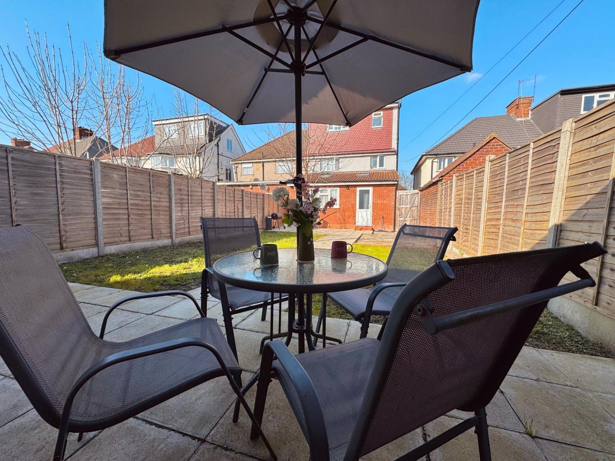 Garden 1-bed Flat 30min To Downtown & Free Parking Londres