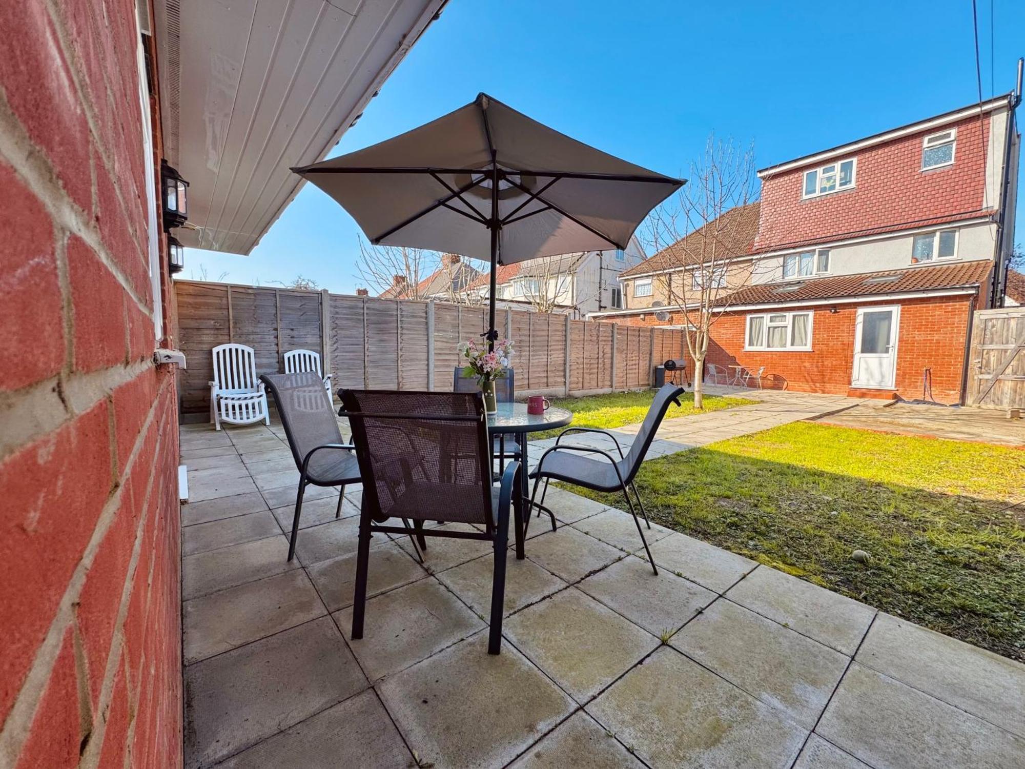 Garden 1-bed Flat 30min To Downtown & Free Parking Appartement