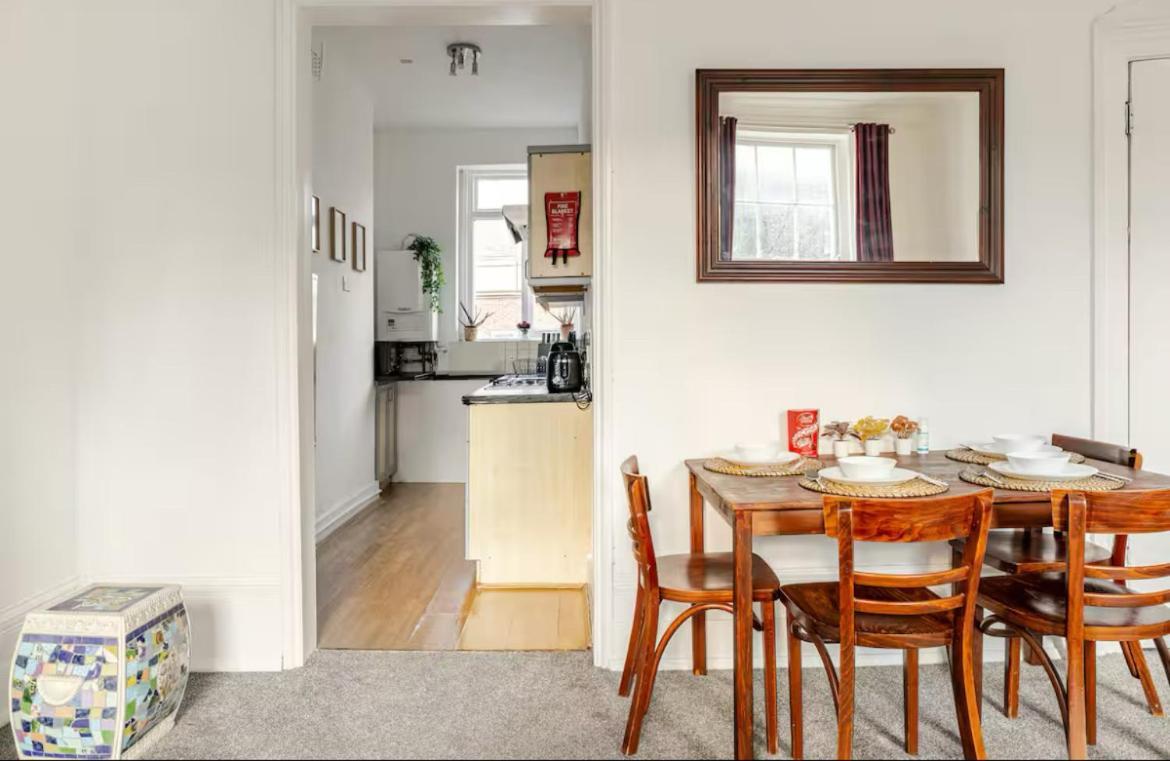 Appartement - 10 Percent Reduced From Restaurant Bill Londres