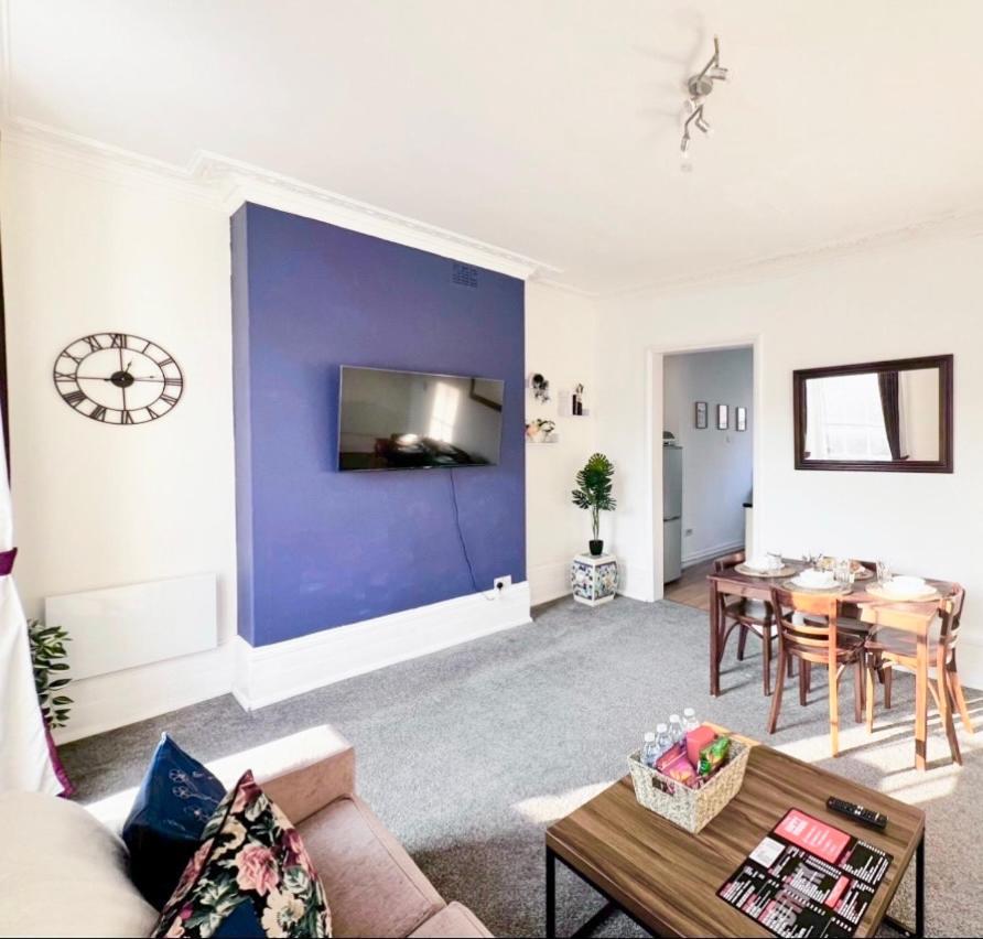 Appartement - 10 Percent Reduced From Restaurant Bill Londres