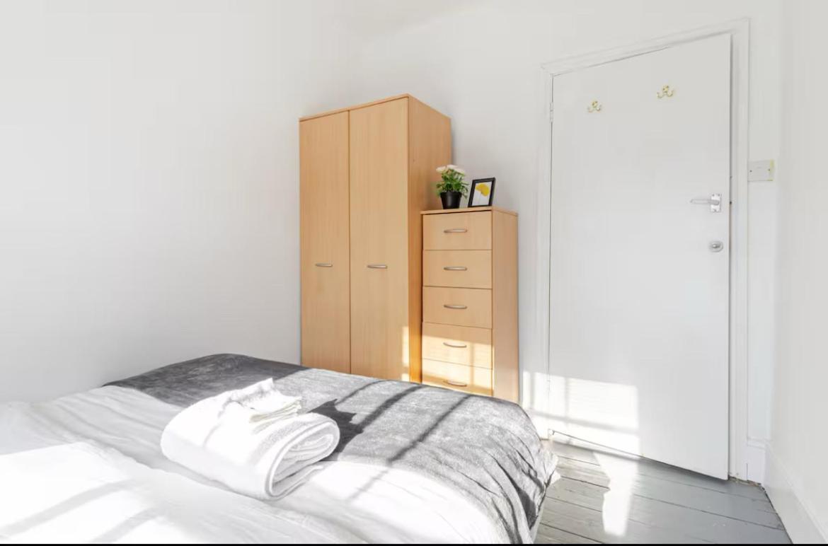 - 10 Percent Reduced From Restaurant Bill Appartement