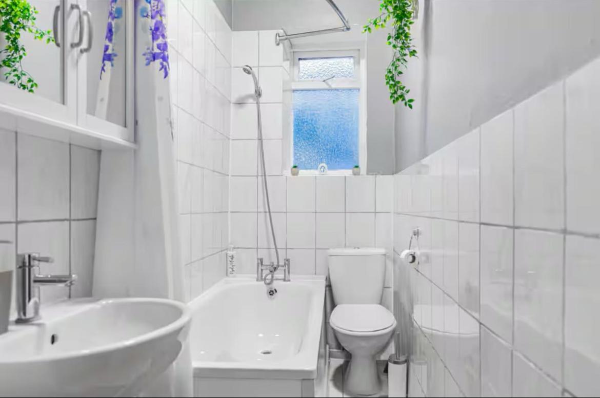 Appartement - 10 Percent Reduced From Restaurant Bill Londres