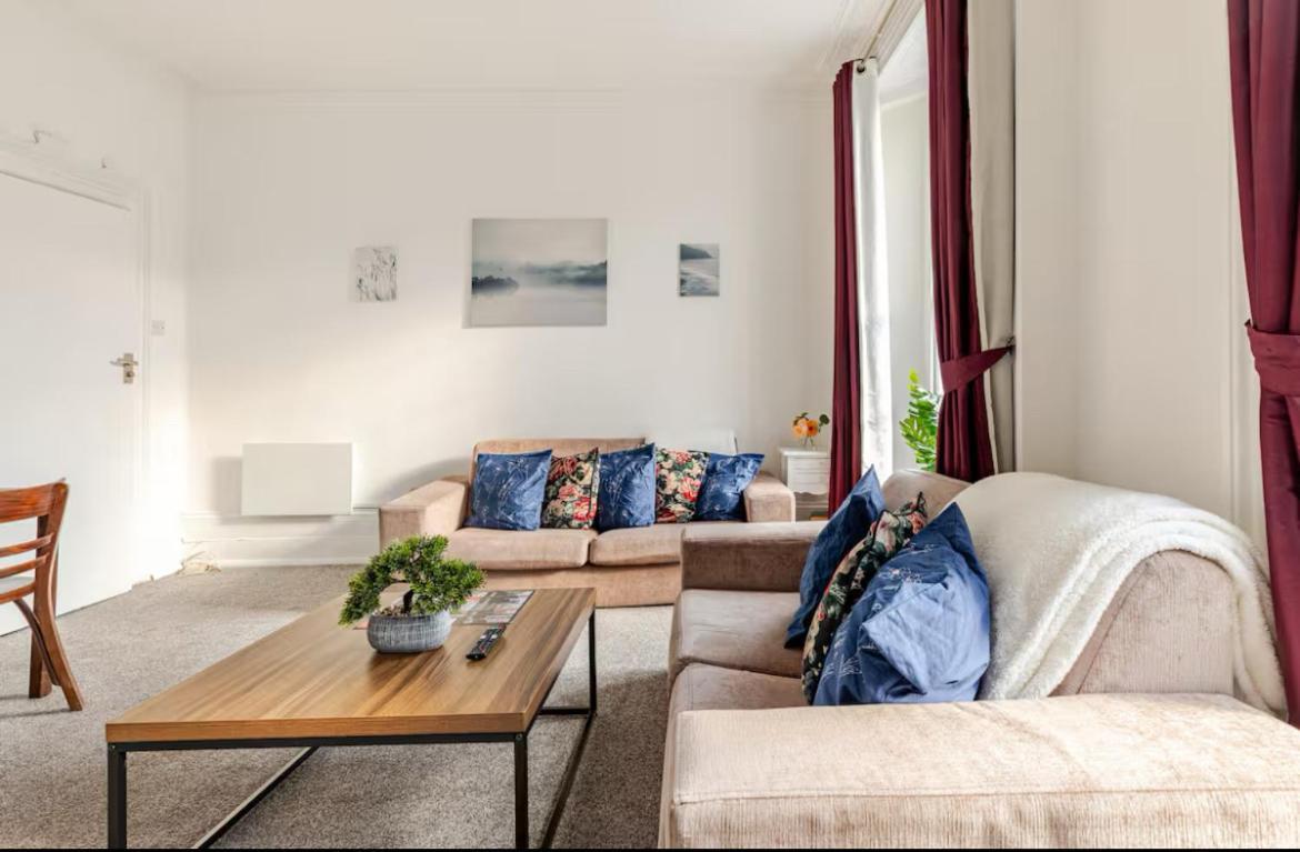 - 10 Percent Reduced From Restaurant Bill Appartement