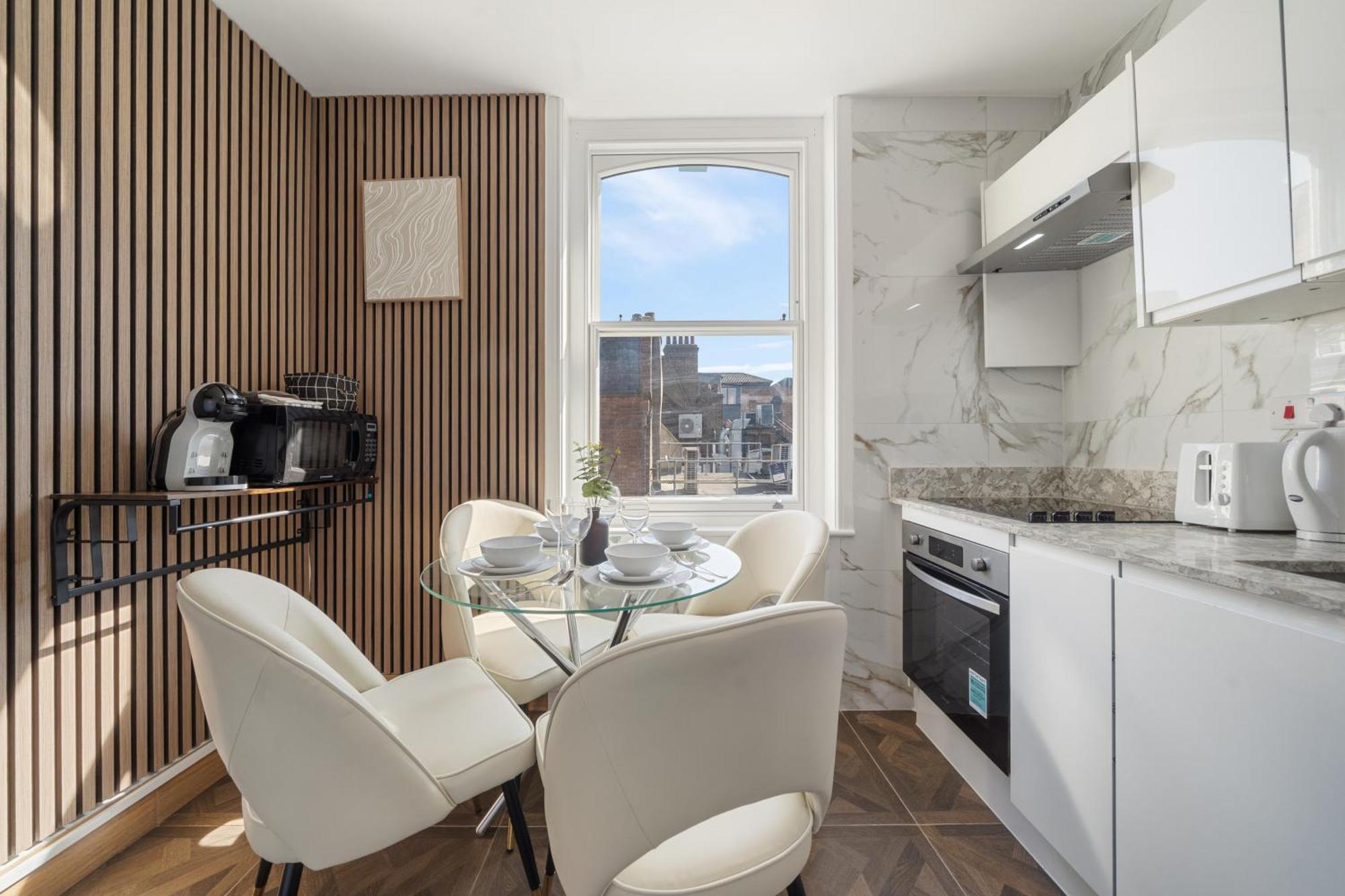 Stylish In The Heart Of Soho Your West End Escape! Gsg London