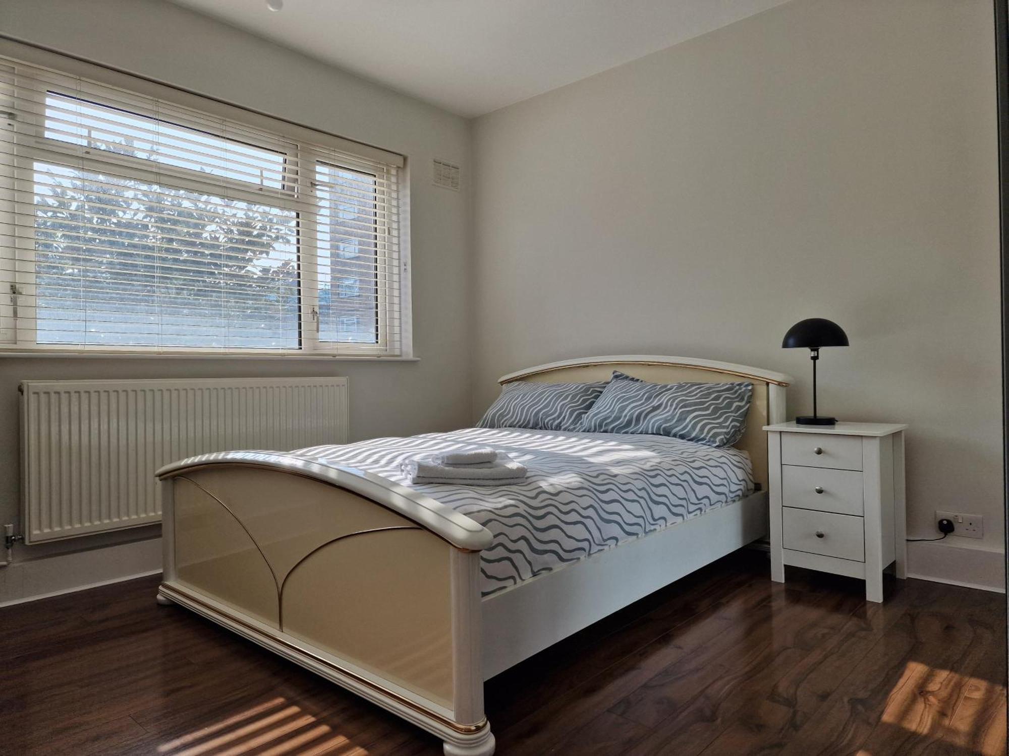 2 Bed Close To Appartement