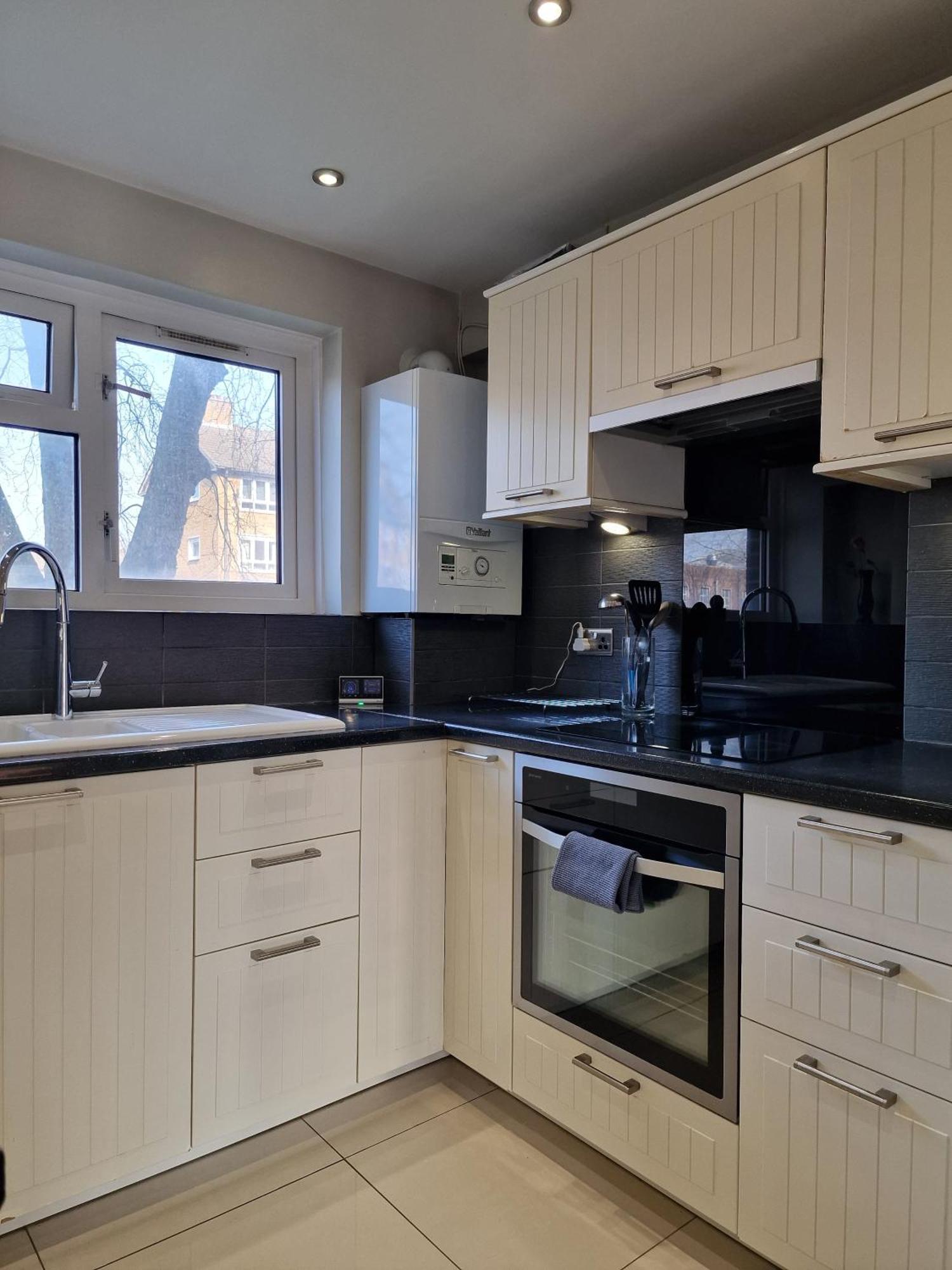 2 Bed Close To