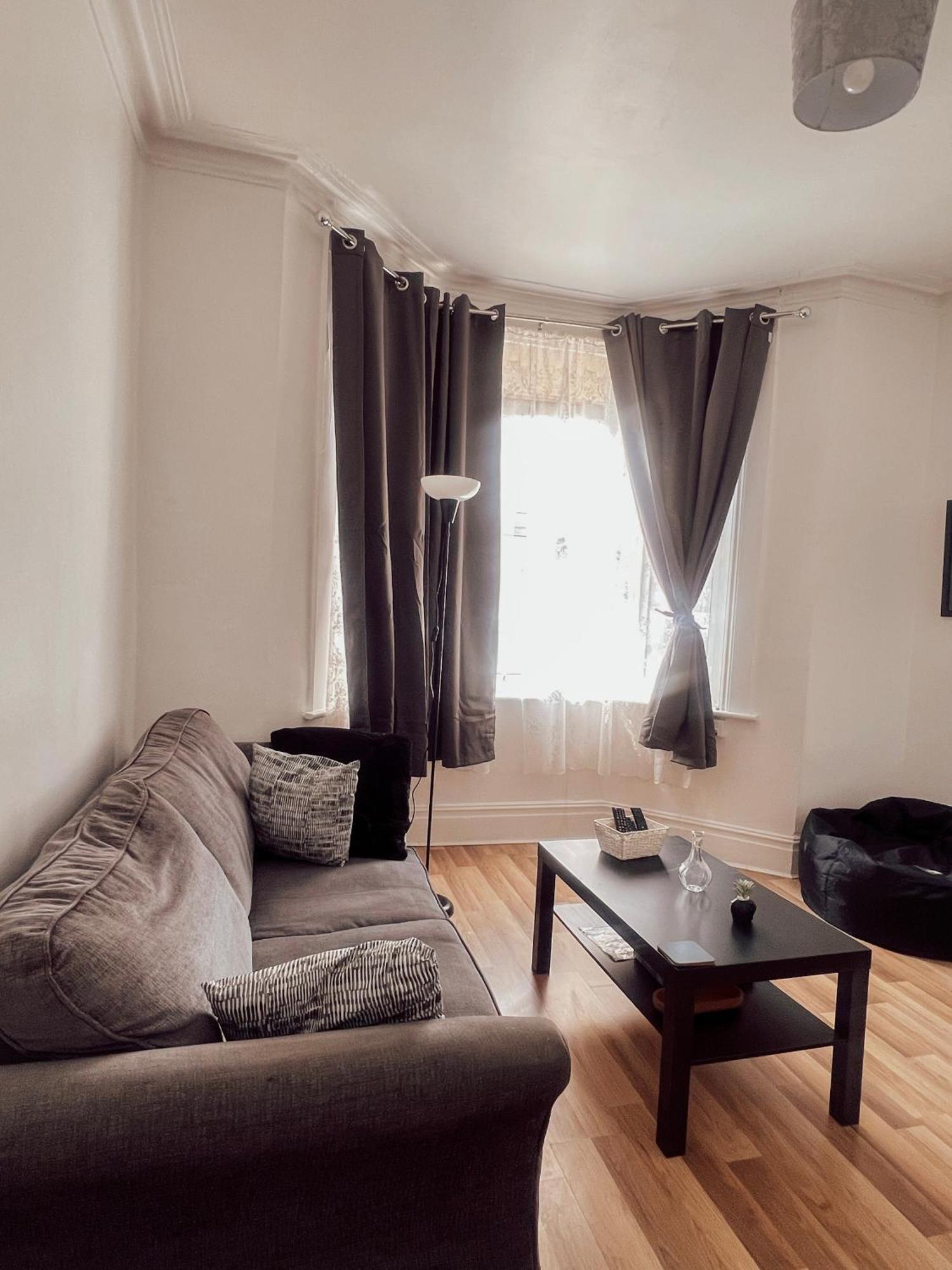 Big 1-bed Flat Elephant & Castle Appartement Londres
