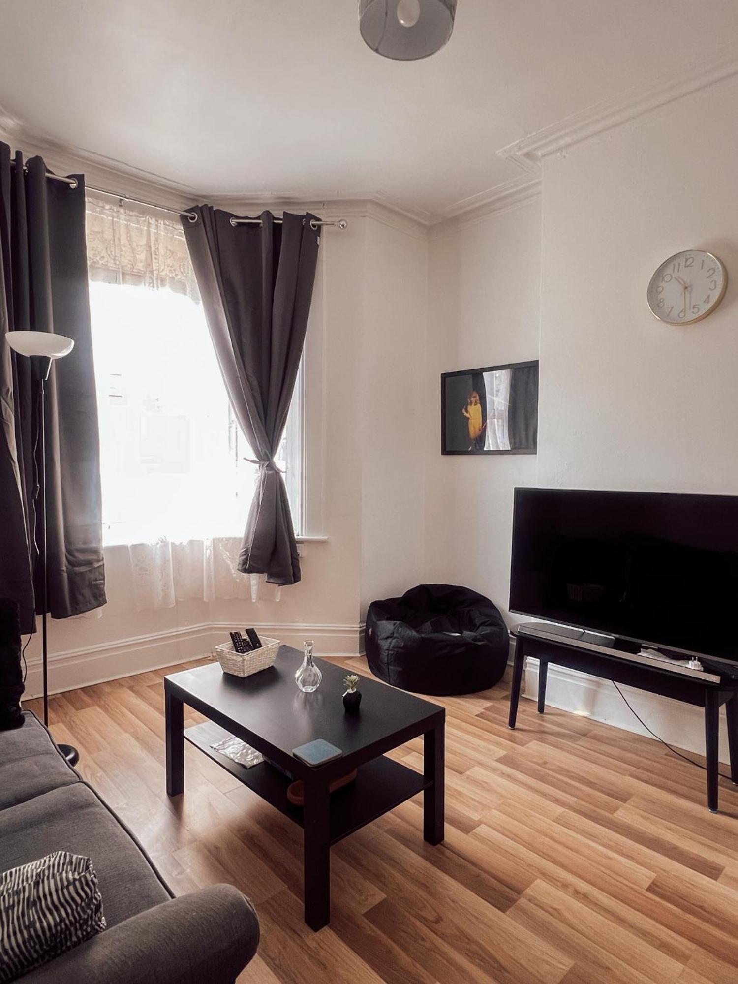 Big 1-bed Flat Elephant & Castle * Londres