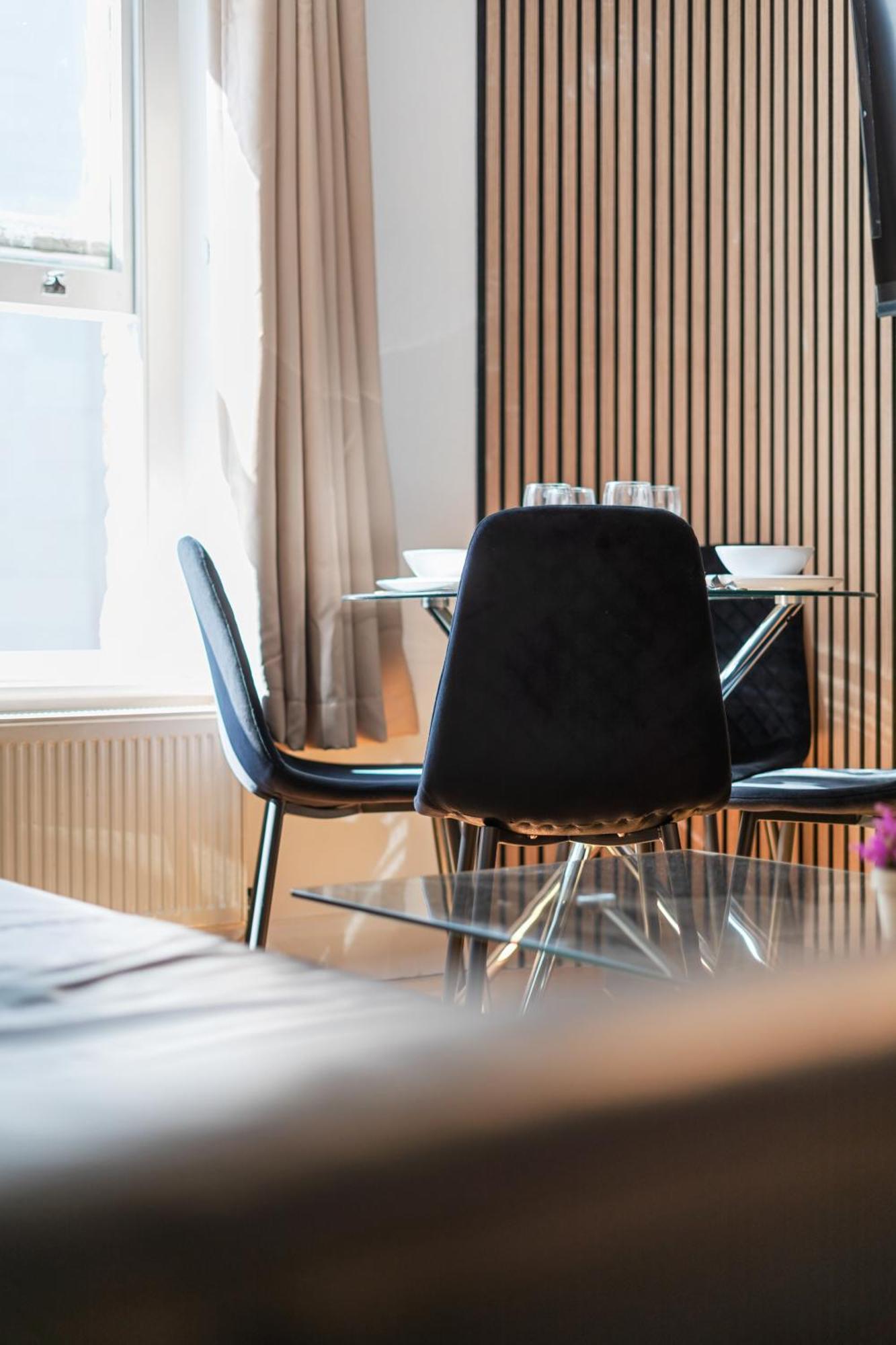 Stylish And Modern In Vibrant Soho Unbeatable Location Wdg Londres