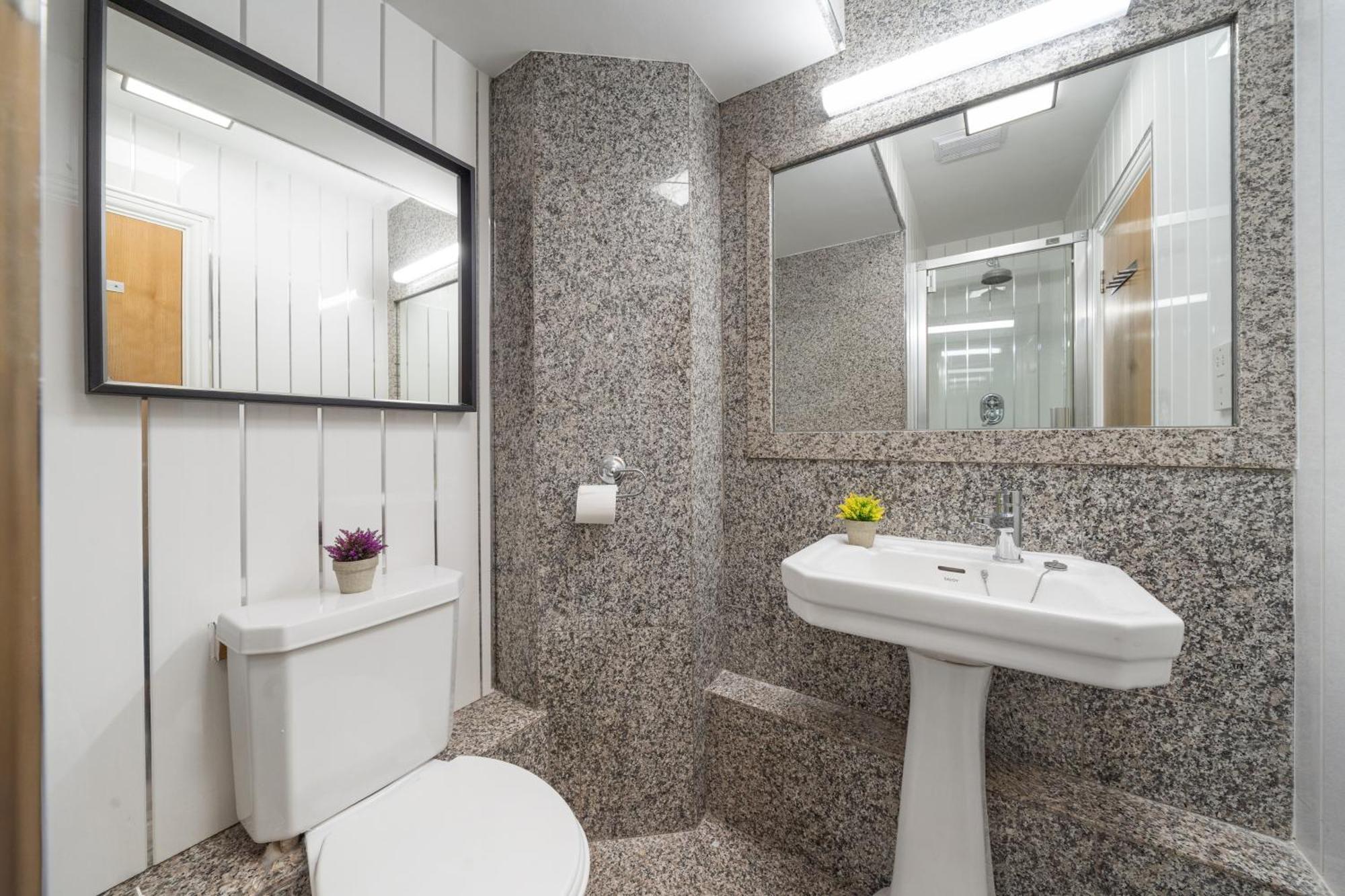 Stylish And Modern In Vibrant Soho Unbeatable Location Wdg * Londres