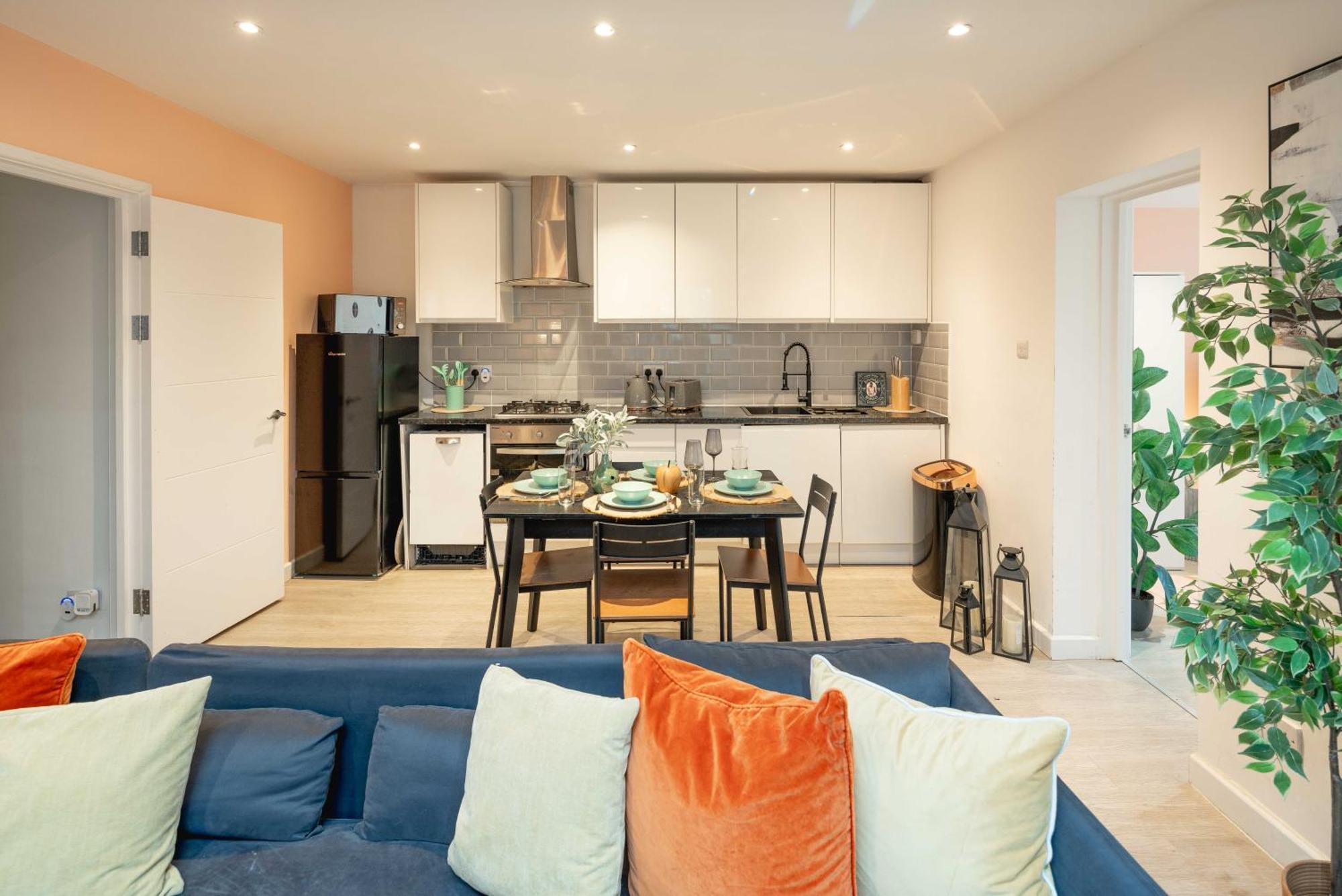 3bedrooms Next To Kilburn And Hampstead Station Londen