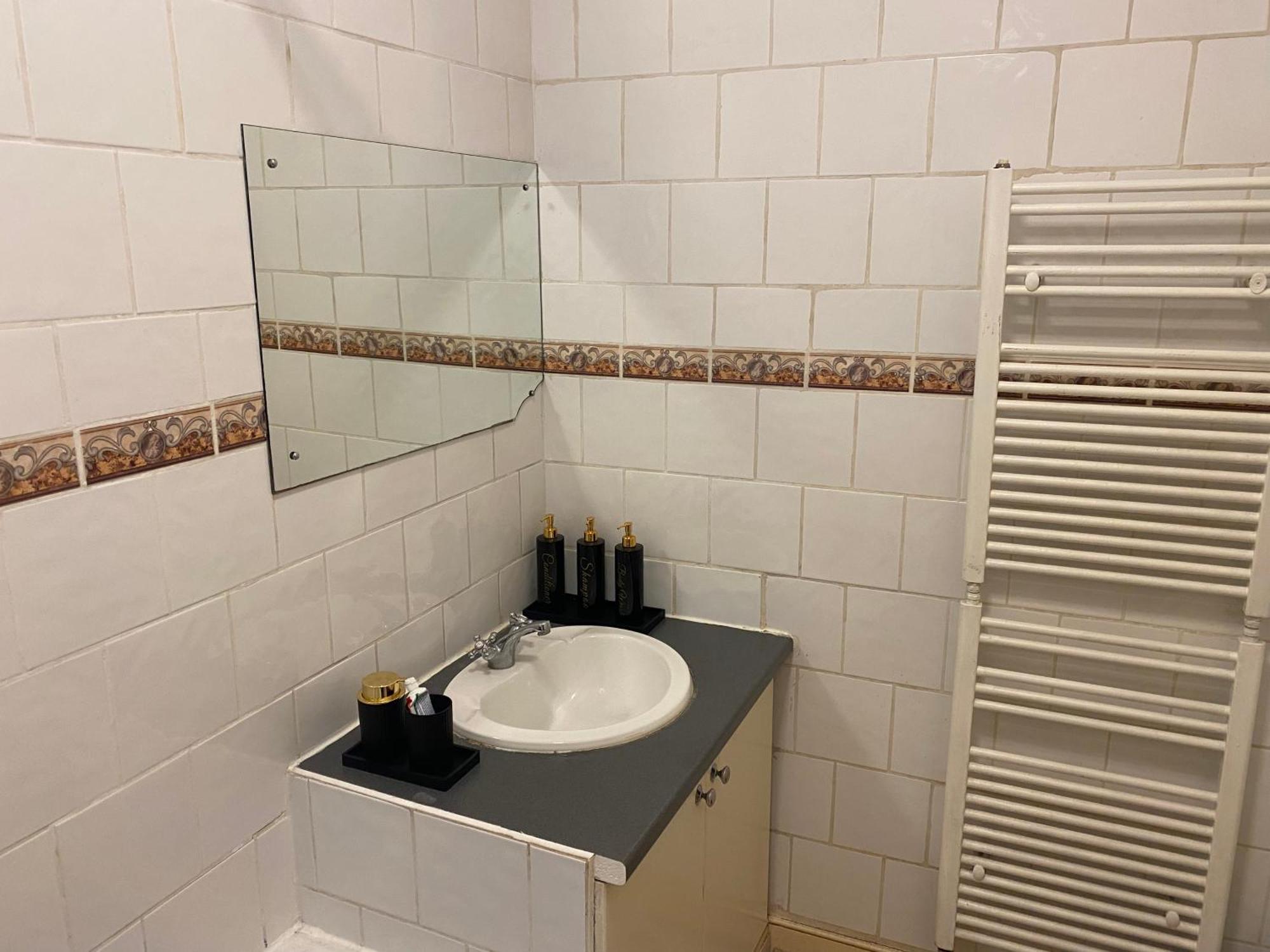 Cozy Private Near Cambridge Heath Station Homestay *