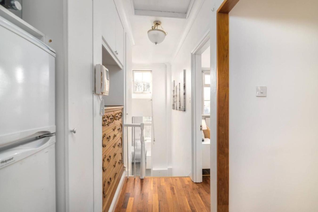 Hébergement de vacances Nw8 1 Bedroom Large By Regents Park Londres