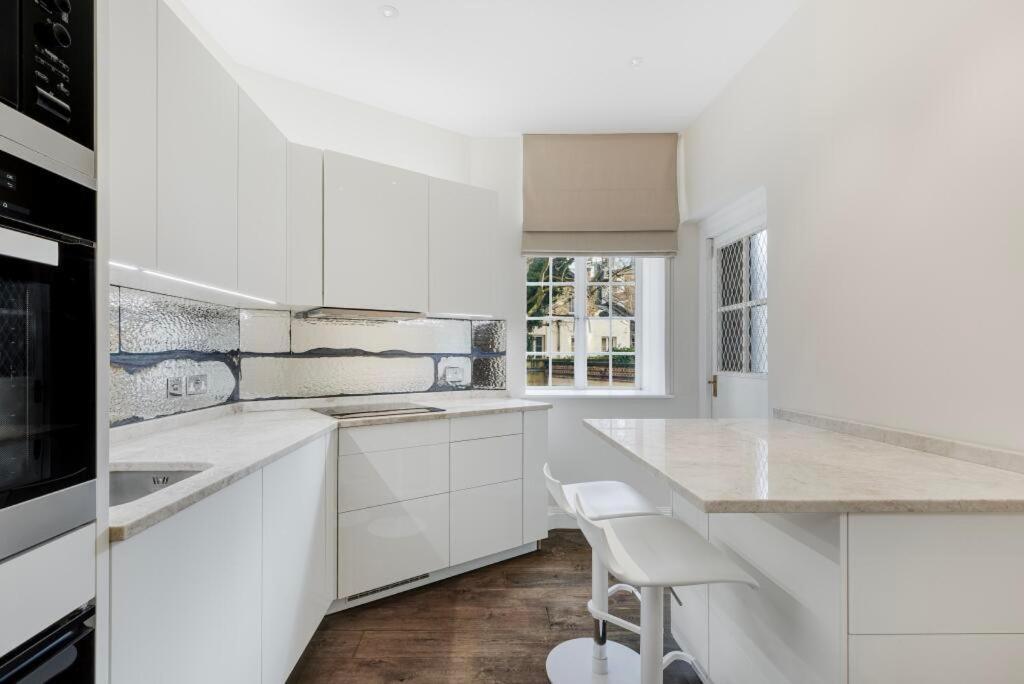 Spacious And Private By Royal Palace Appartement *